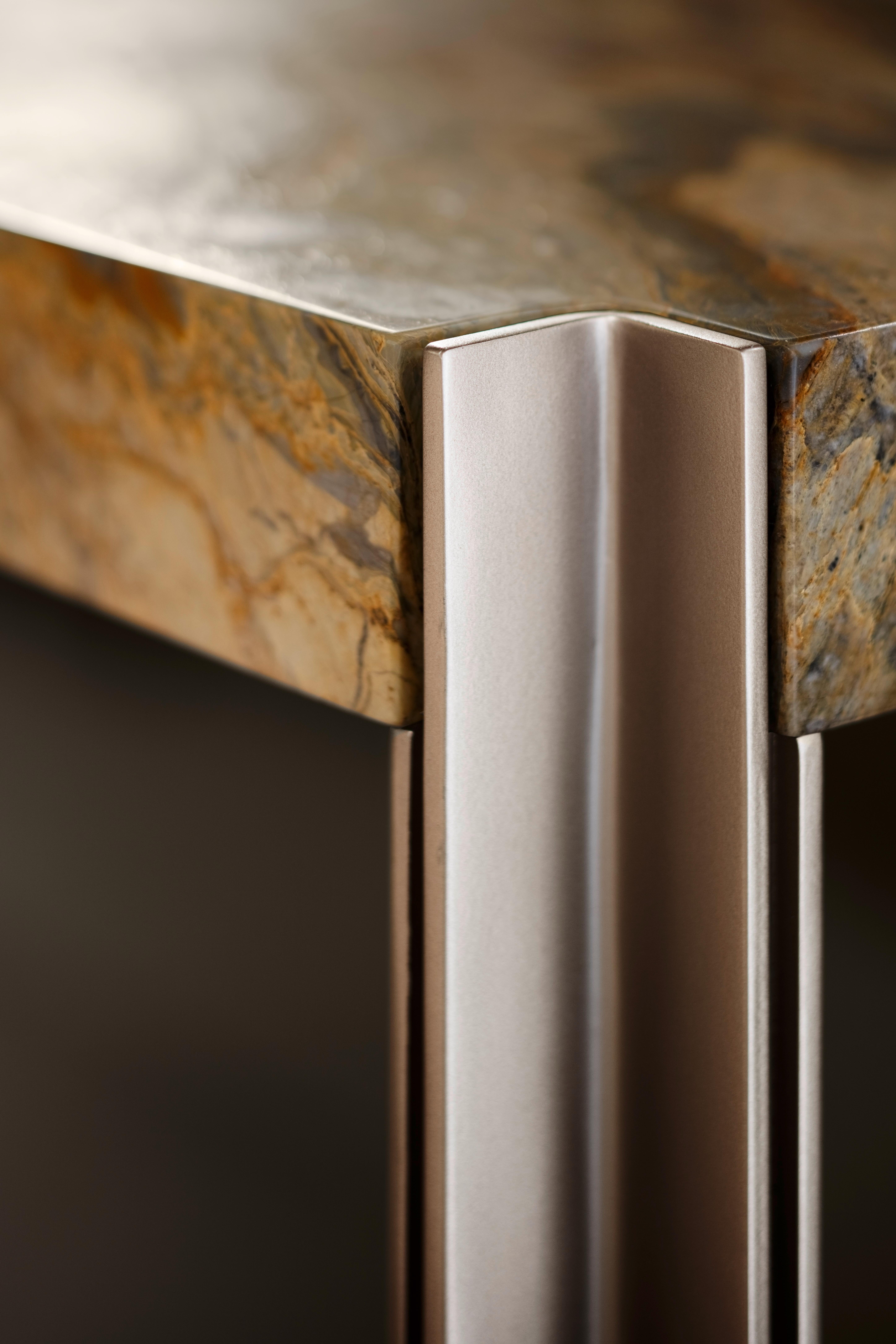 Table Barcelona par Marcio Kogan - Hommage en pierre et en fer à Mies van der Rohe en vente 3