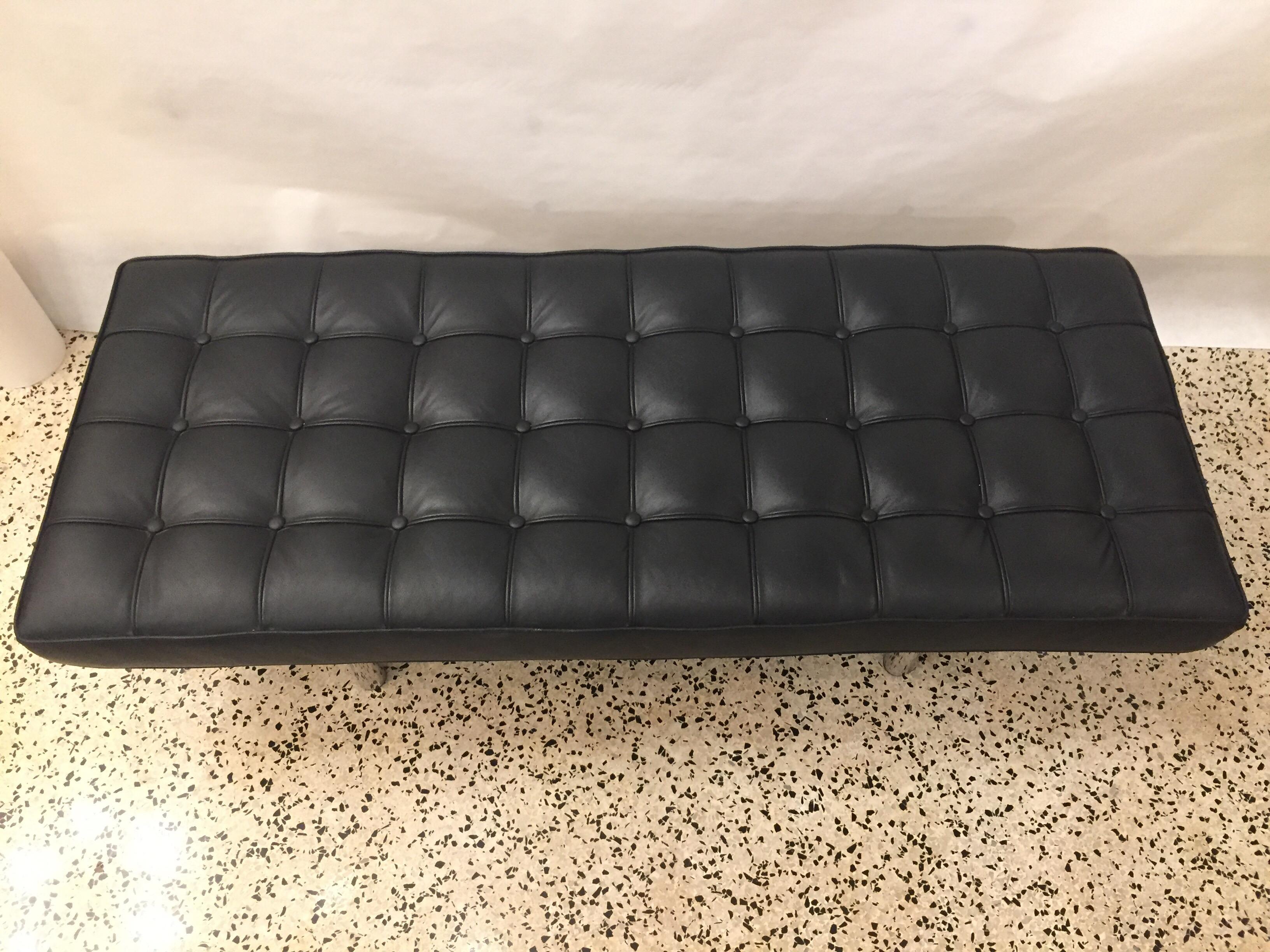 Barcelona Tufted Leather Bench In Good Condition In East Hampton, NY