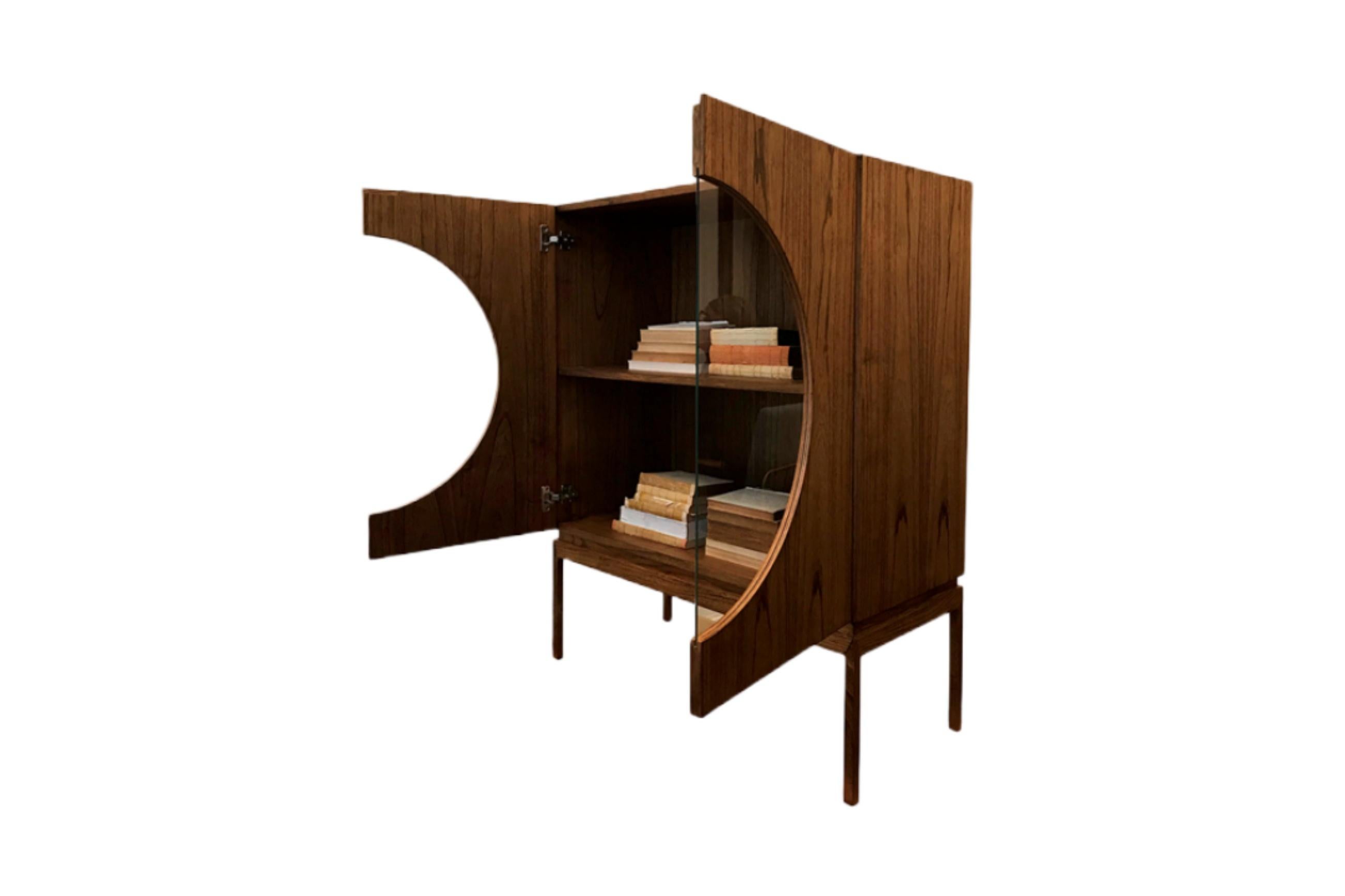 Modernistische Bar „Bardi“ aus laminiertem Naturholz (Moderne) im Angebot