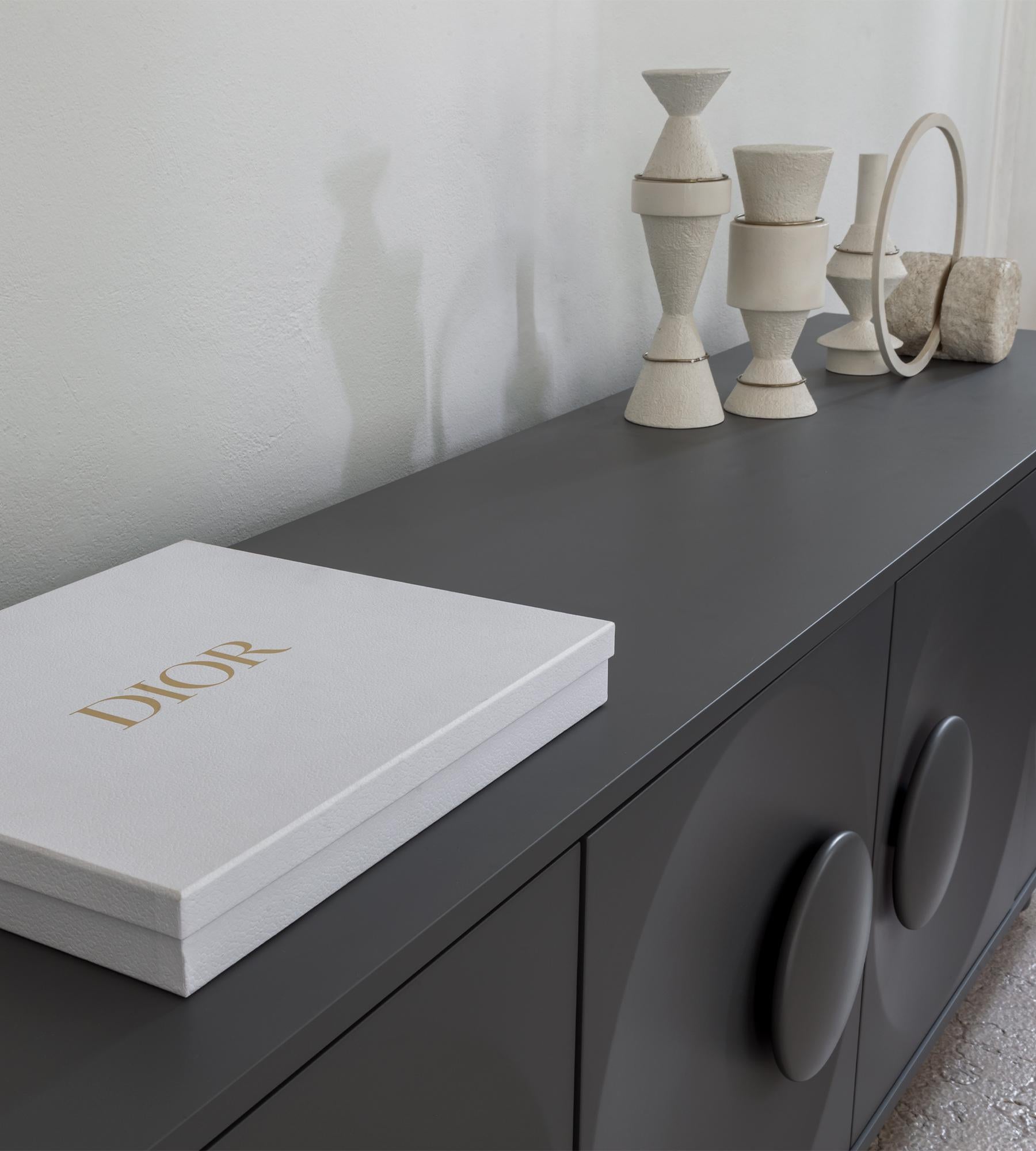 Cómoda Bardot, cuatro puertas, de Morica Design Italiano en venta