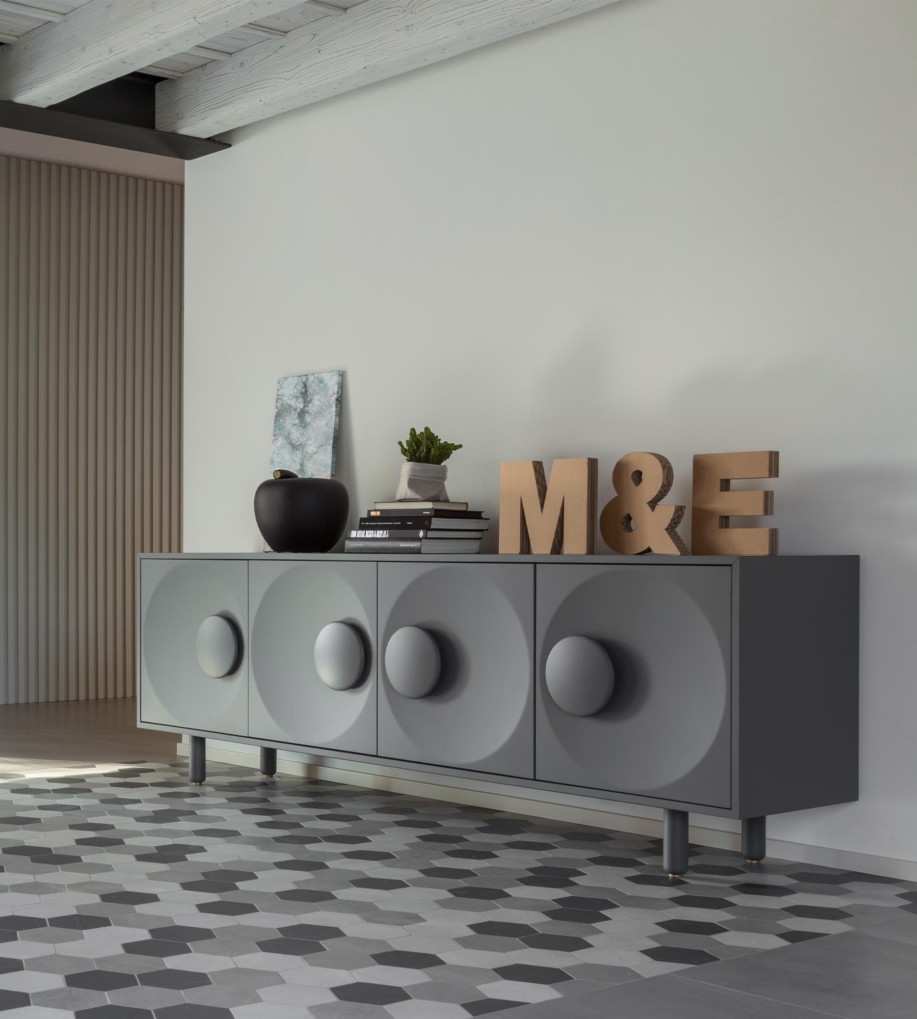 Cómoda Bardot, cuatro puertas, de Morica Design Siglo XXI y contemporáneo en venta