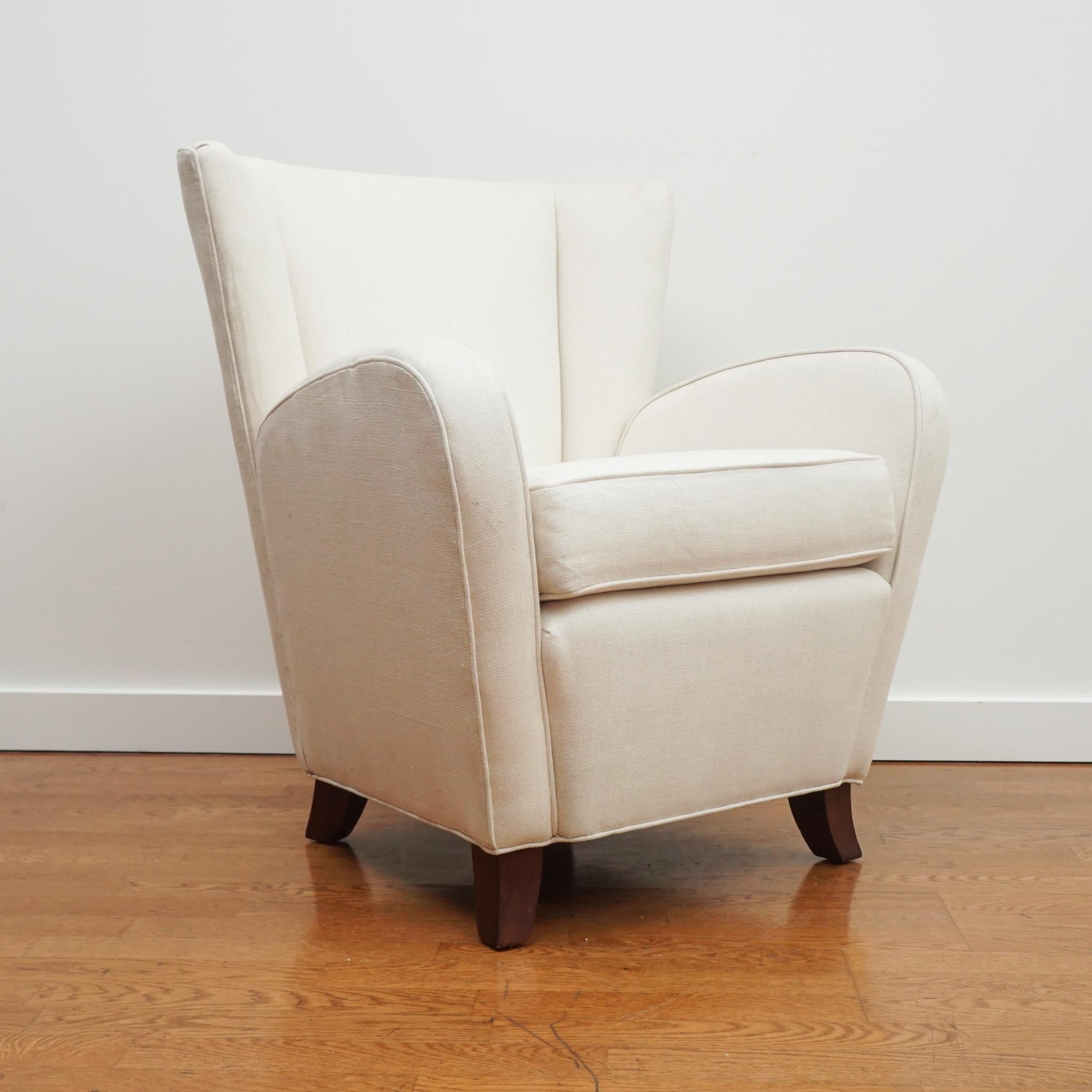 Bardot Wing Chair by Bunny Williams In Good Condition For Sale In Hudson, NY
