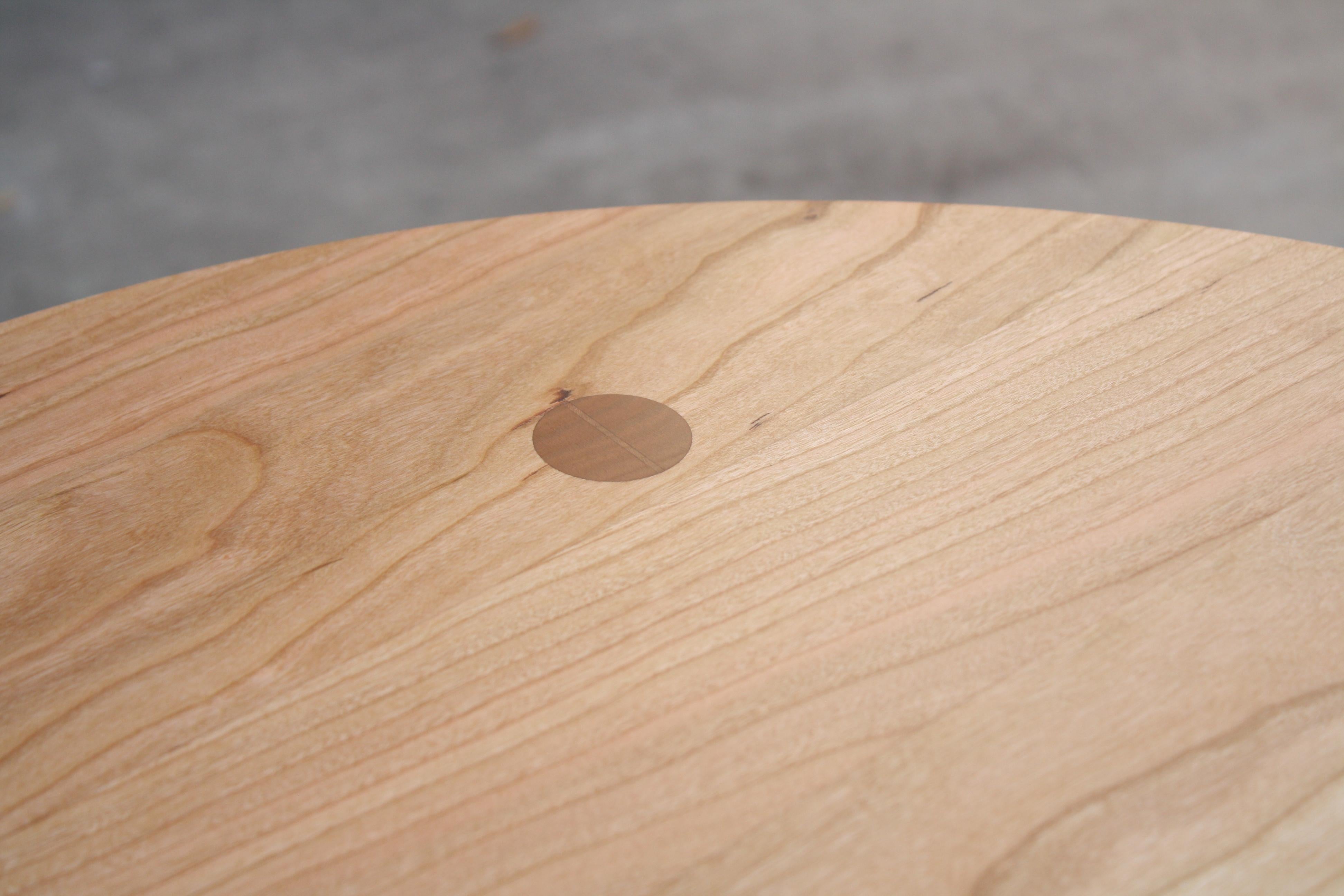 Table en bois faite à la main Bare a Handmade par Laylo Studio Neuf - En vente à Chicago, IL
