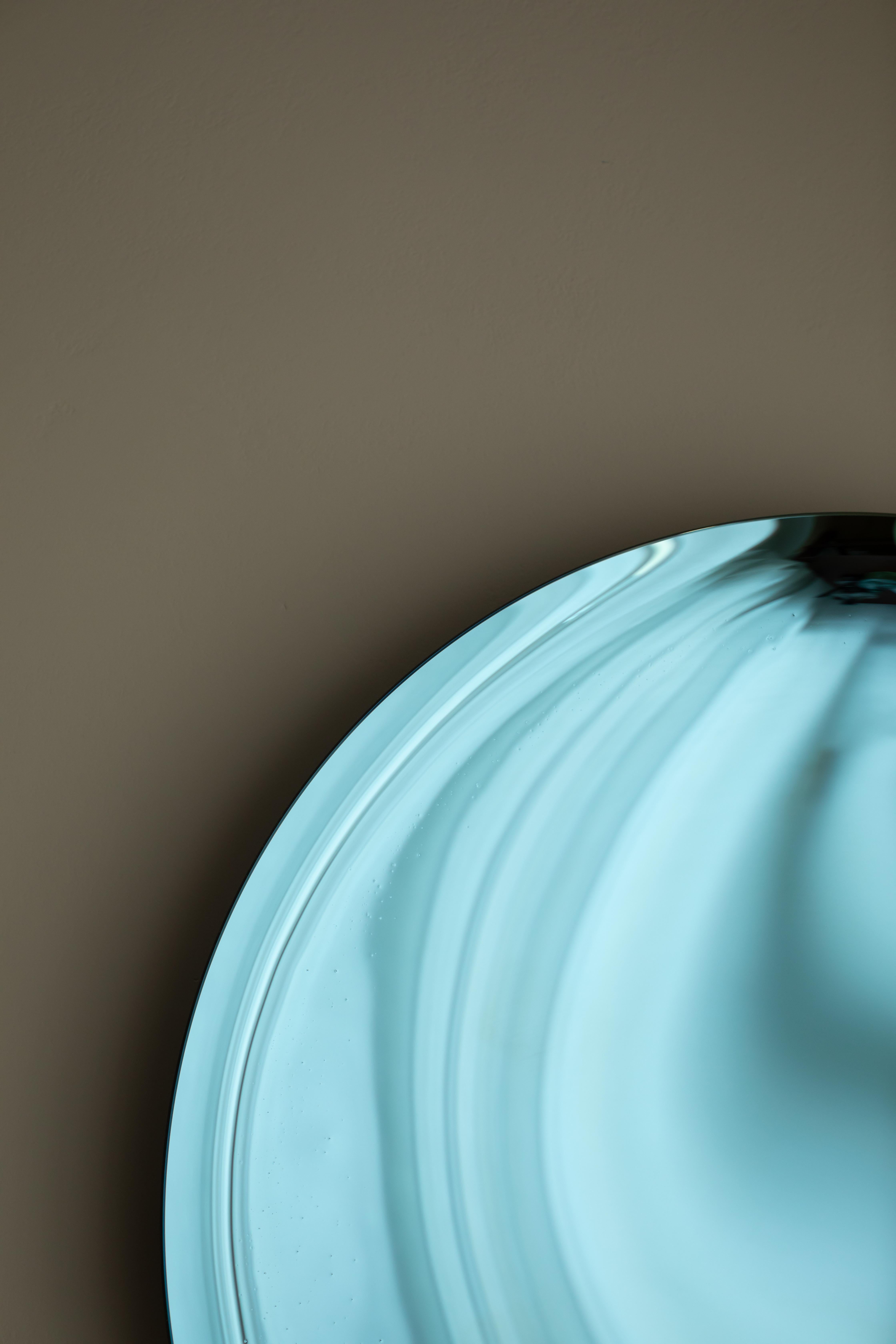 Bare Blue Wandspiegel von OOM Contemporary Glass (Sonstiges) im Angebot