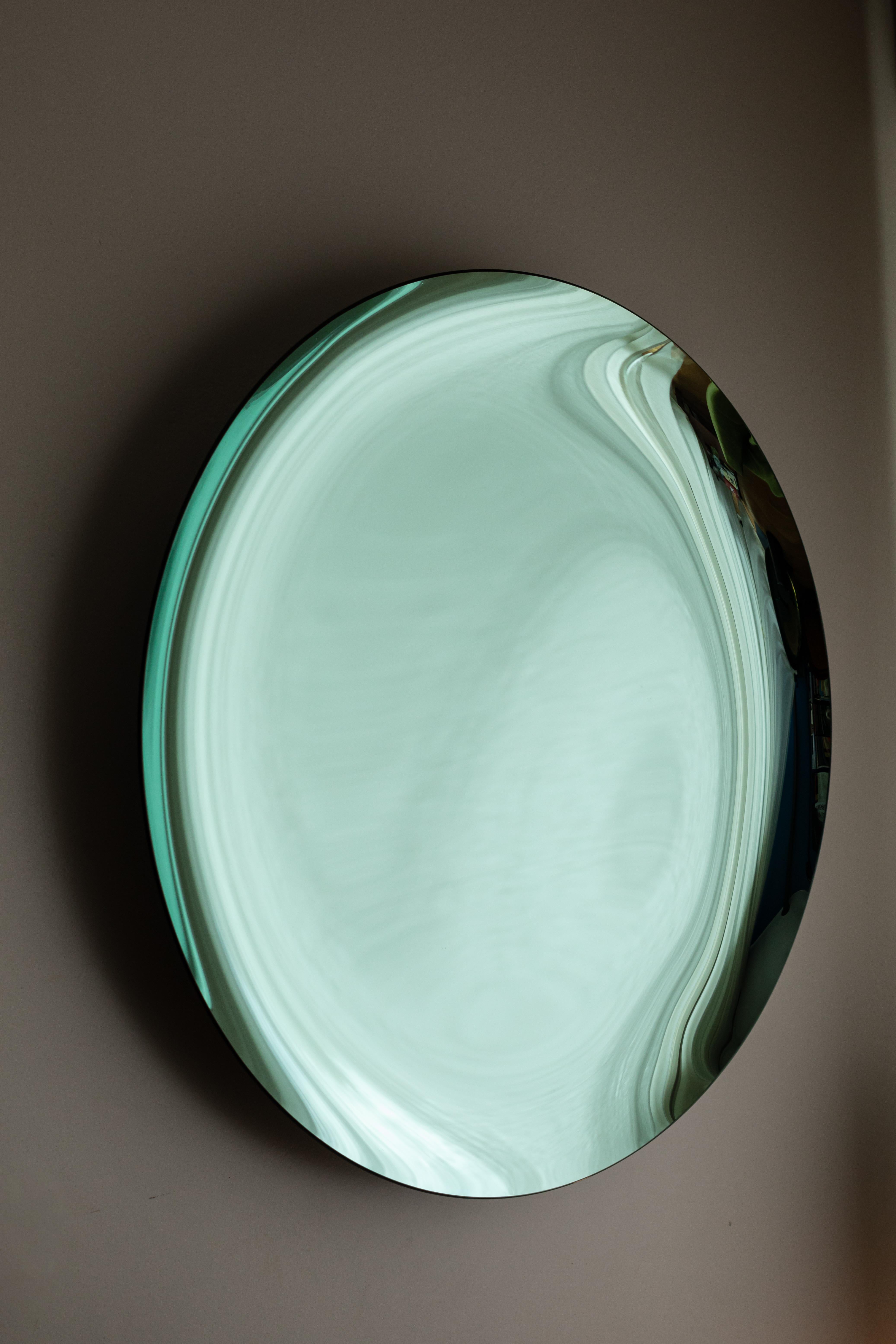 Miroir mural Bare Green par OOM Contemporary Glass
Dimensions : Ø 95 cm.
MATERIAL : Nitrate d'argent sur verre bombé vert de 5 mm.

Découvrez la Collection S/One, où l'art du verre rencontre un design innovant. Cette série unique présente des