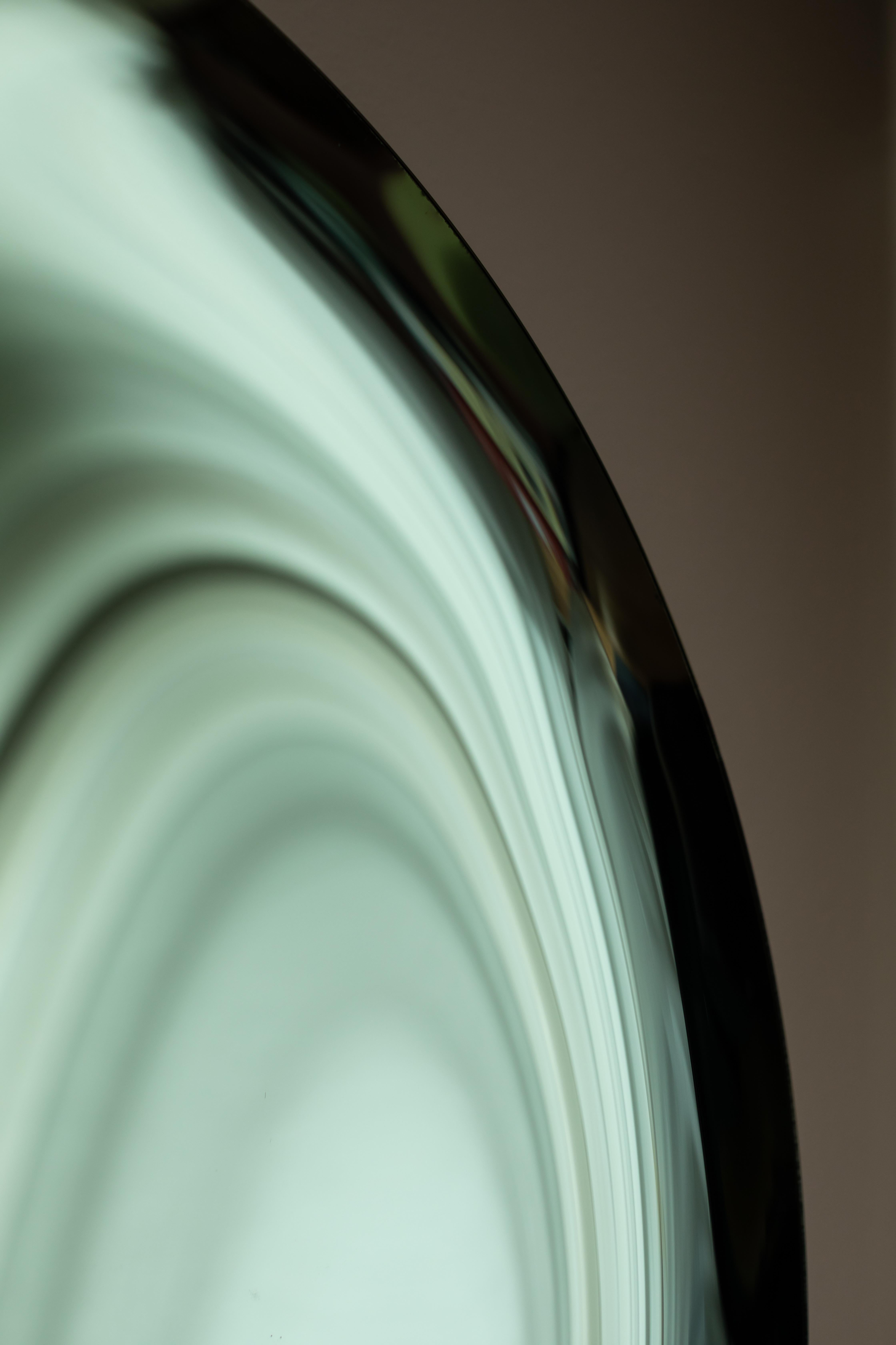 XXIe siècle et contemporain Miroir mural Bare Green par OOM Contemporary Glass en vente