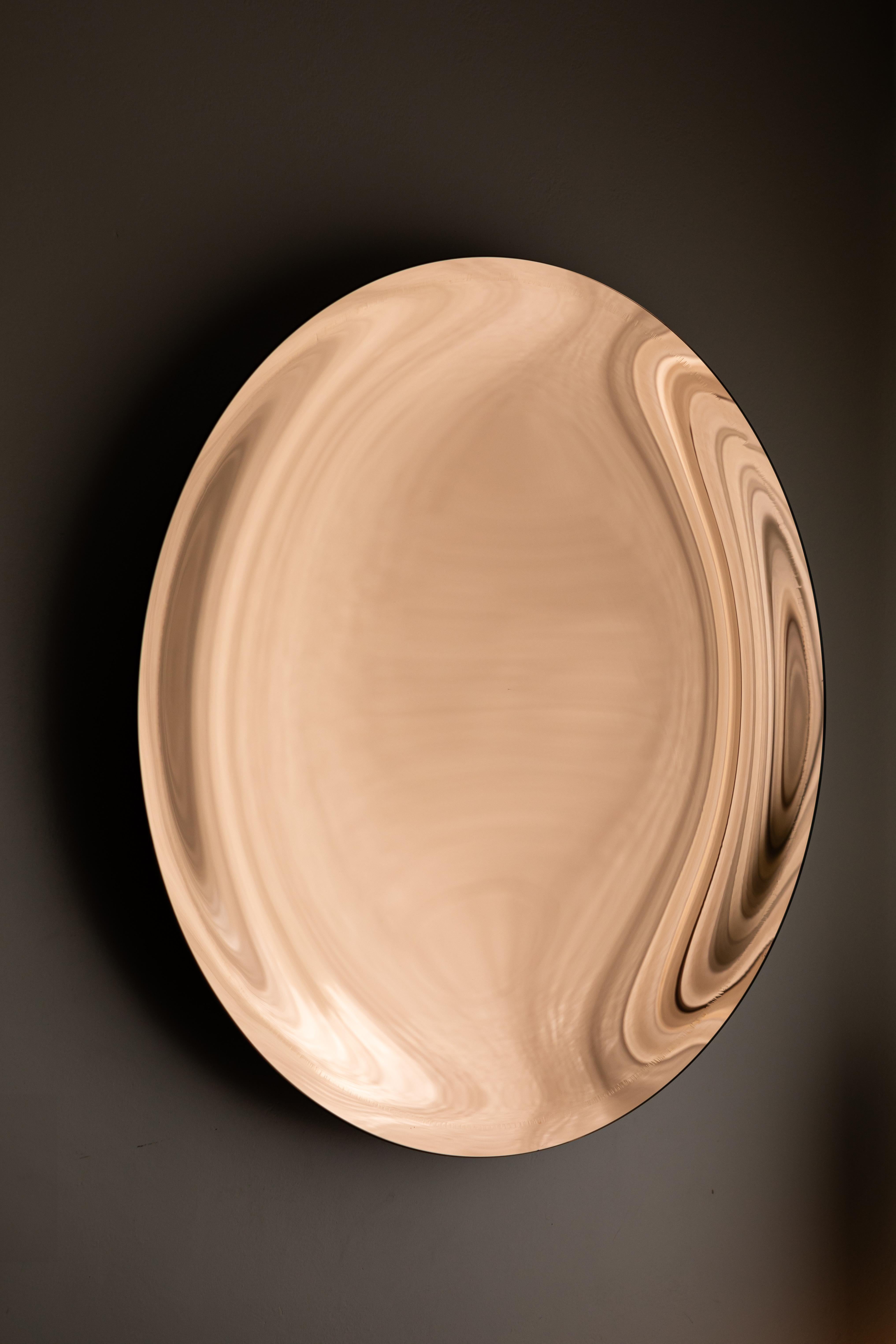 Espejo de Pared Rosa Desnudo by OOM Vidrio Contemporáneo
Dimensiones: Ø 95 cm.
Materiales: Nitrato de plata sobre vidrio curvado rosa de 5 mm.

Descubre la Colección Dome, donde el arte del vidrio se une al diseño innovador. Esta serie única