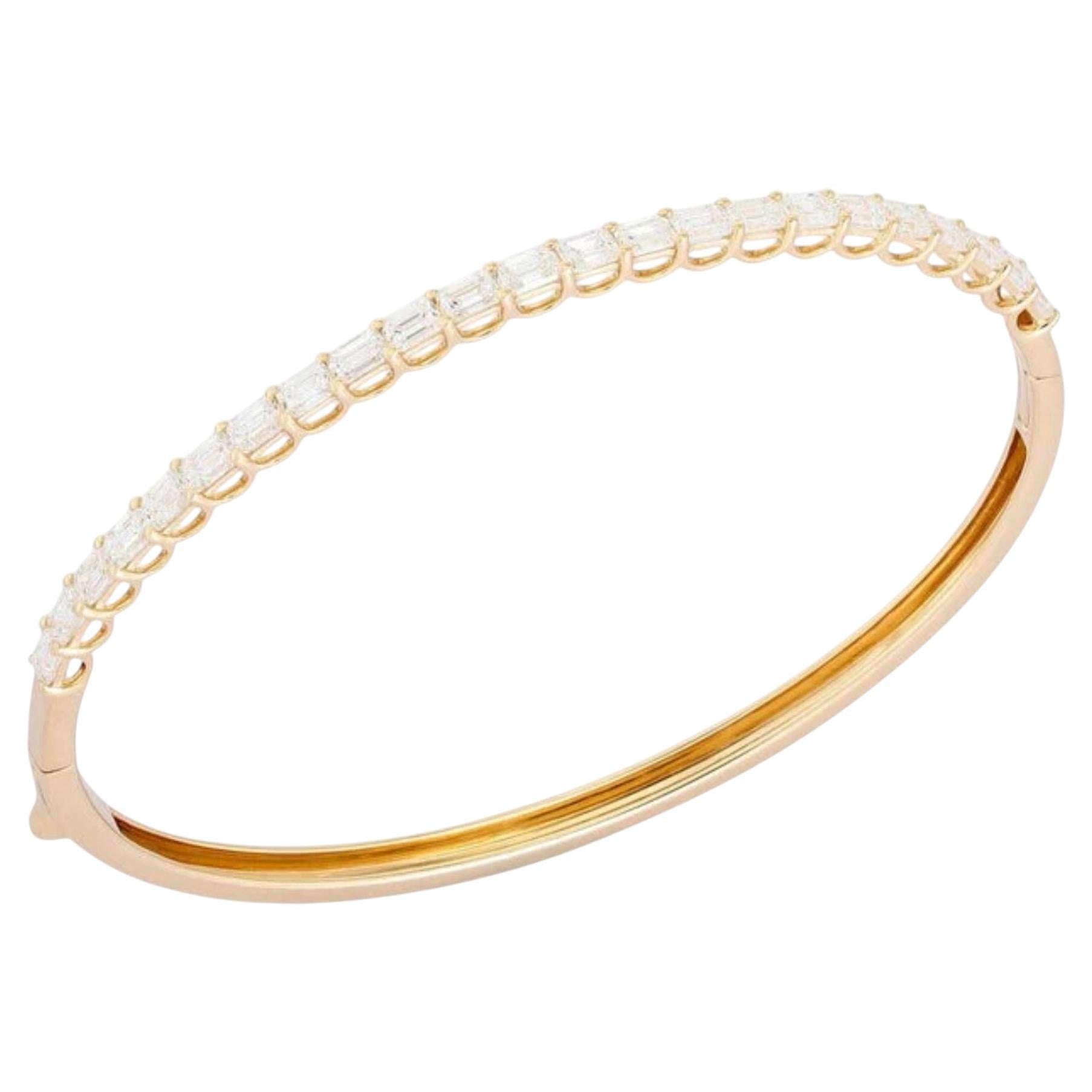 Bare Radiance 14K Yellow Gold Diamond Bangle Bracelet For Sale