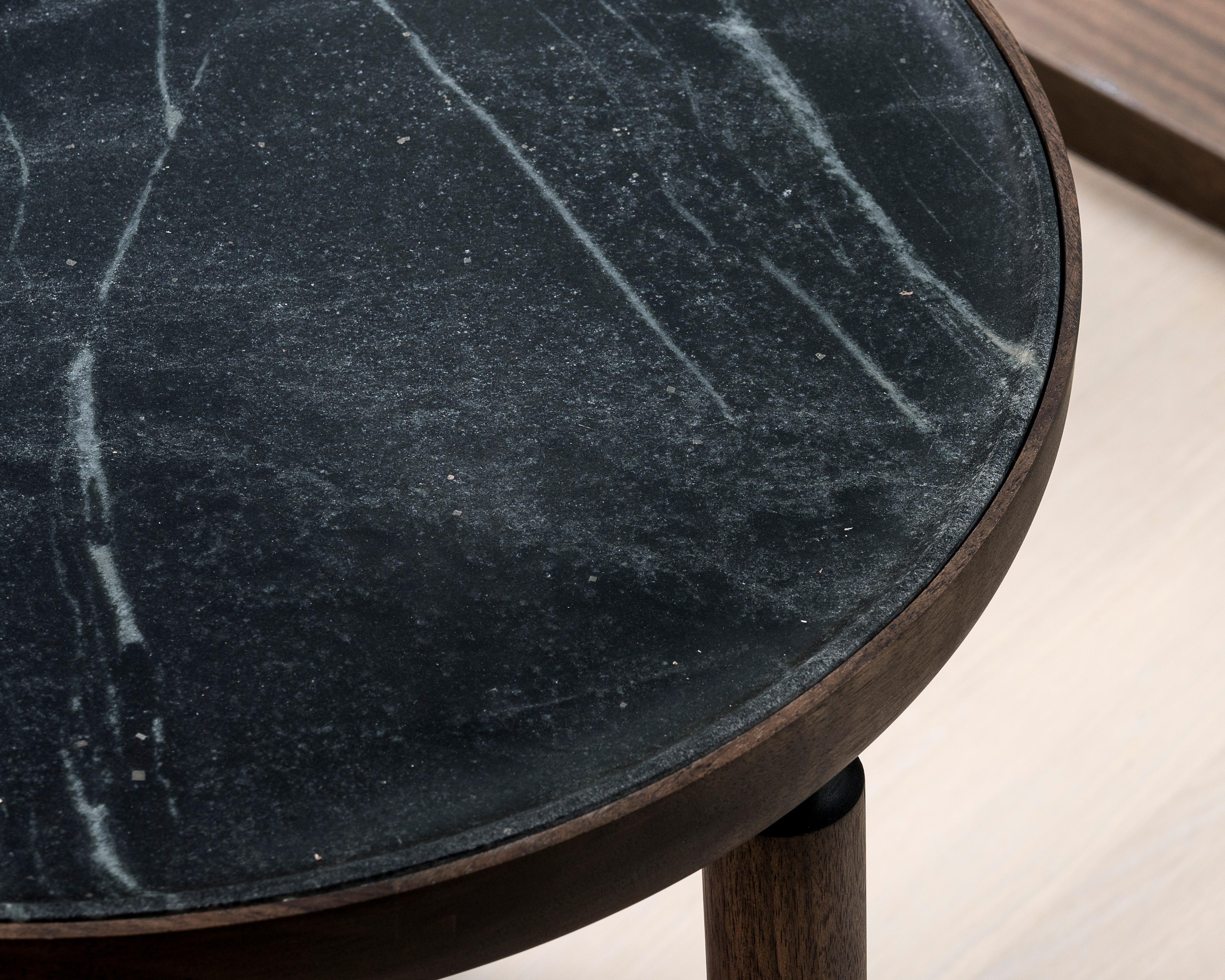 Table d'appoint Baré, base en bois de noyer avec plateau en grès sculpté et plateau en cuir en vente 3