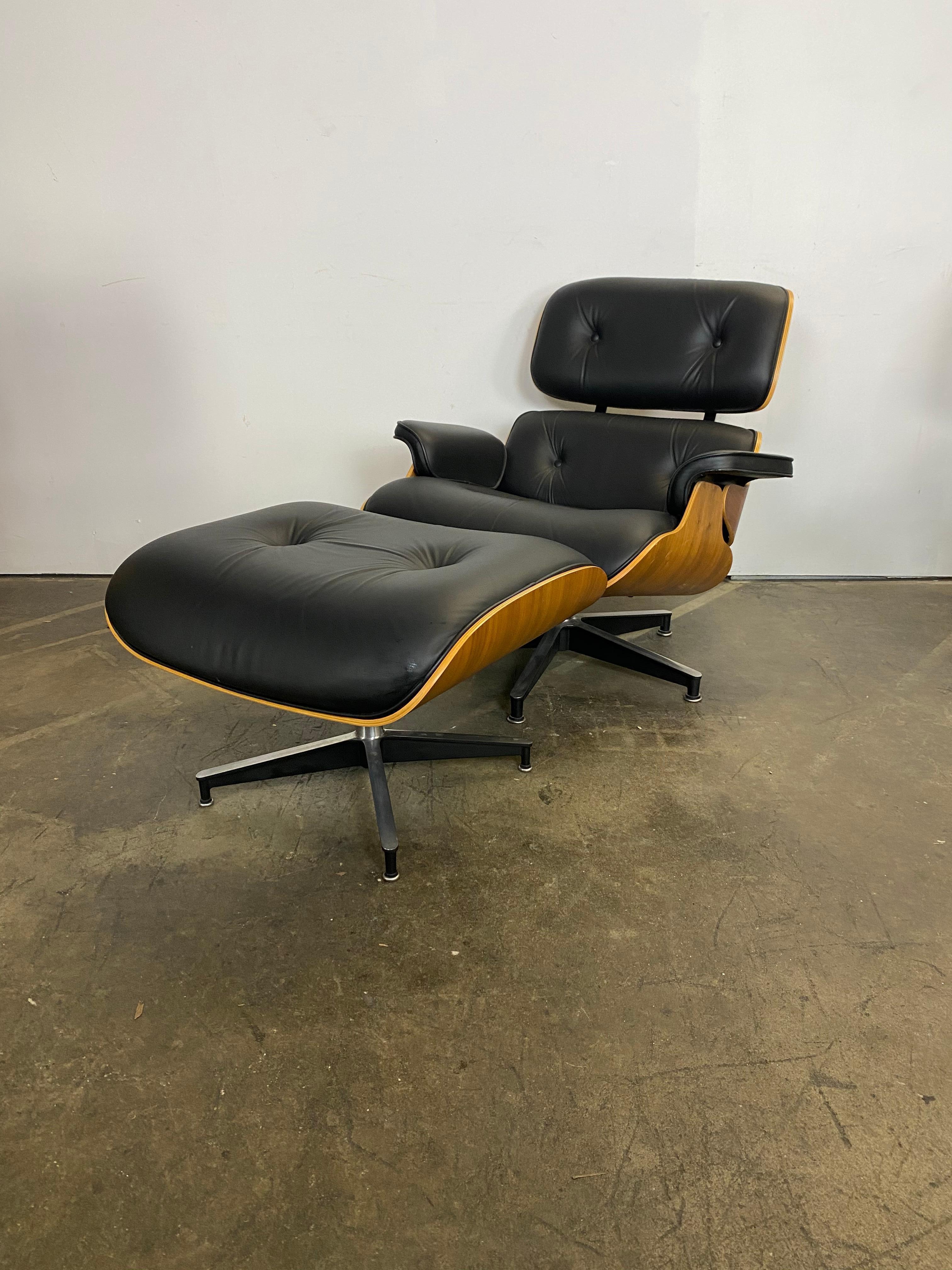 Contemporary Stunning Eames Lounge Chair and Ottoman