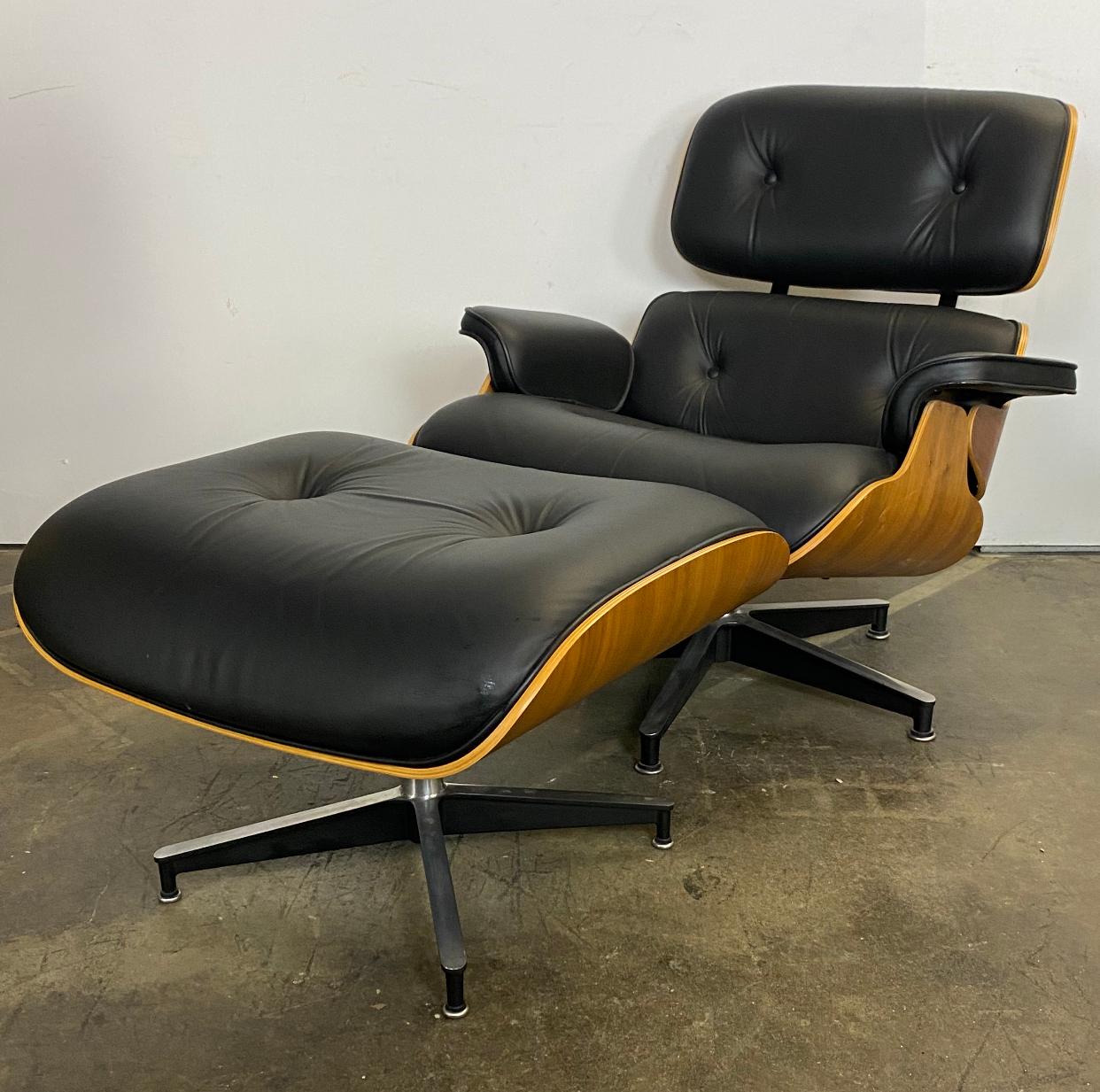 Leather Stunning Eames Lounge Chair and Ottoman