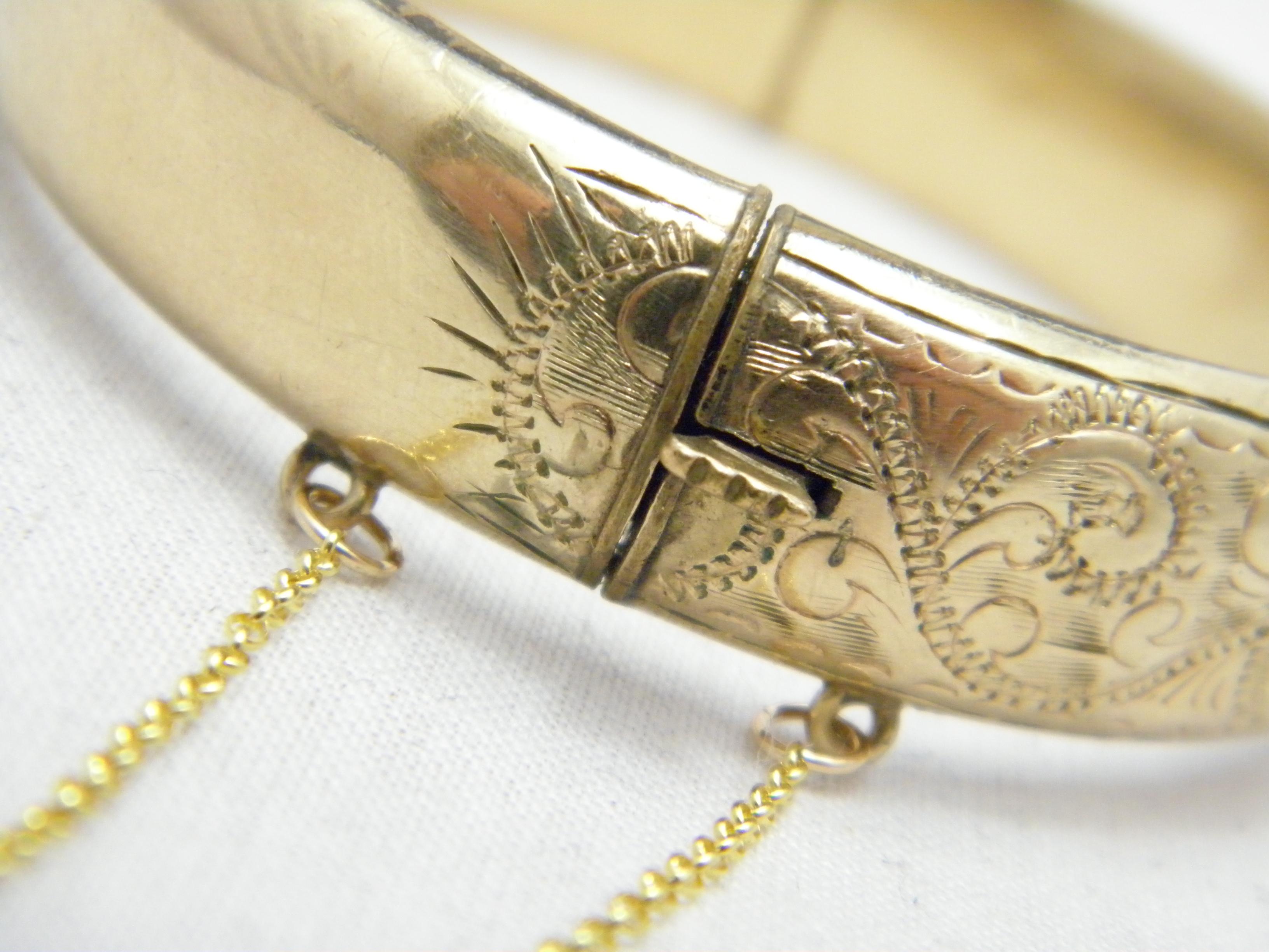 Art Deco Bargain 9ct Gold 'Metal Cored' Floral Engraved Cuff Hinged Bracelet Bangle 375 For Sale