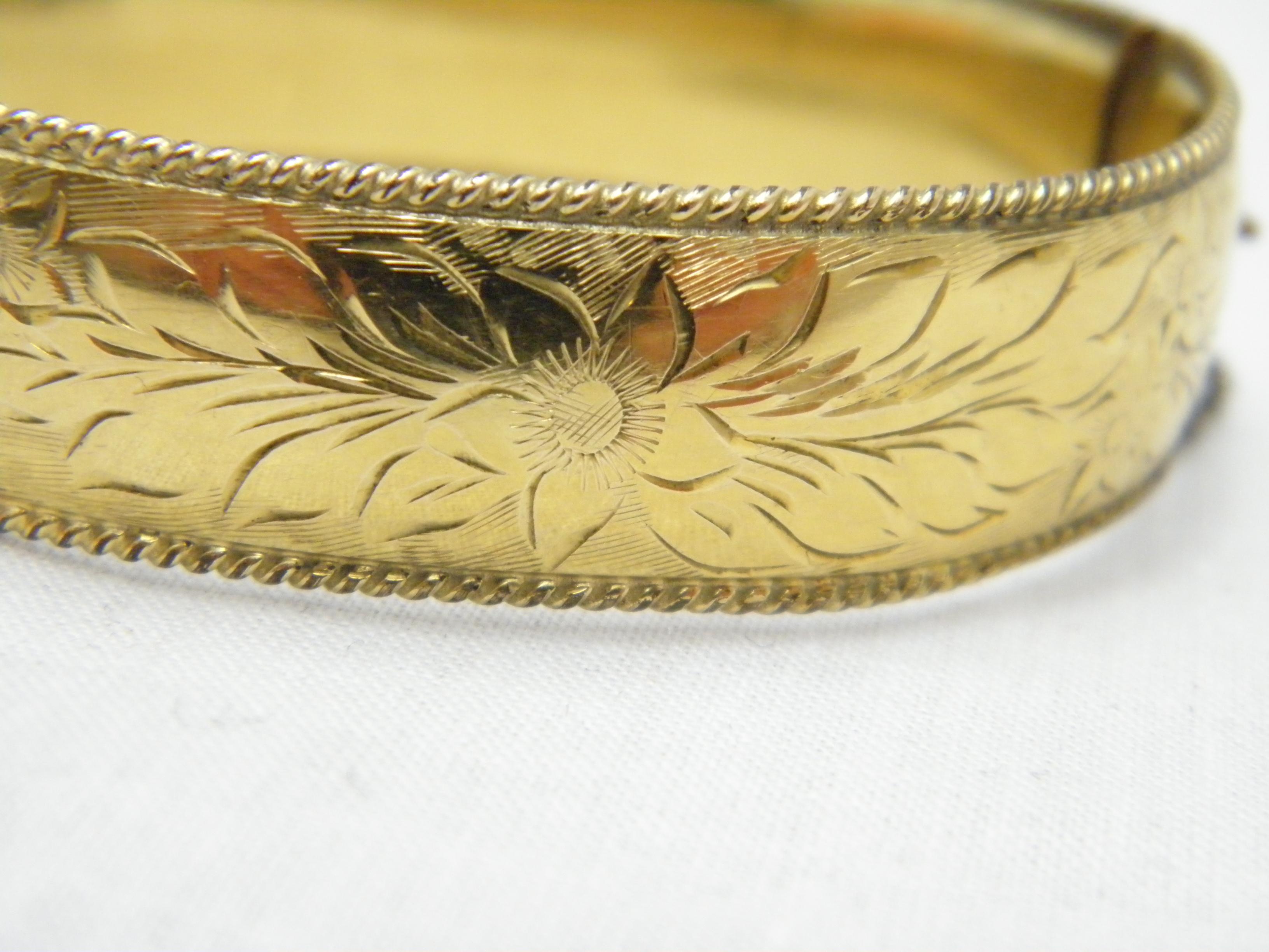 Contemporary Bargain Vintage 9ct Gold 'Metal Core' Floral Engraved Cuff Hinged Bracelet For Sale