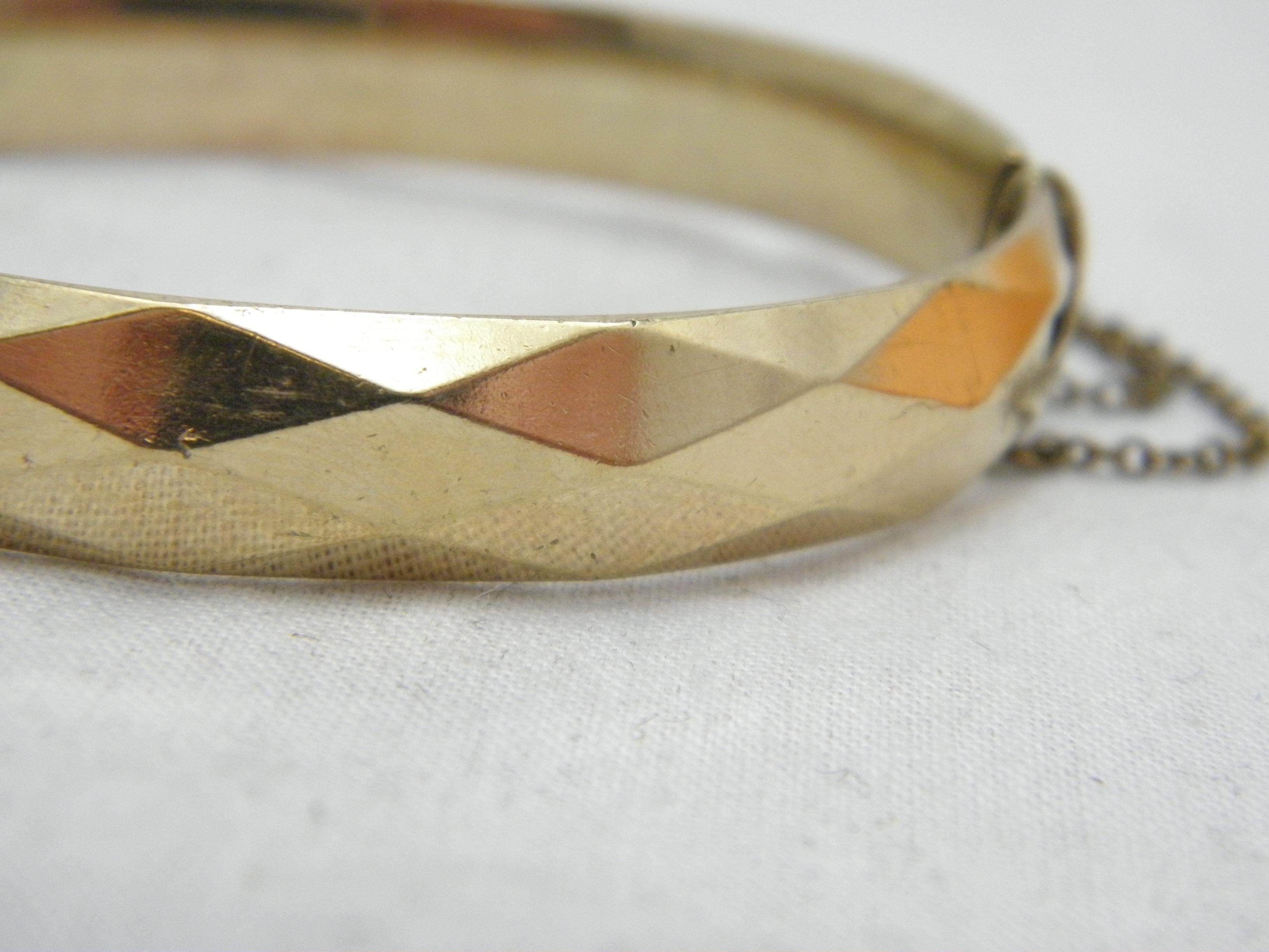 Art Deco Bargain Vintage 9ct Gold 'Metal Cored' Diamond Cut Cuff Hinged Bracelet Bangle For Sale