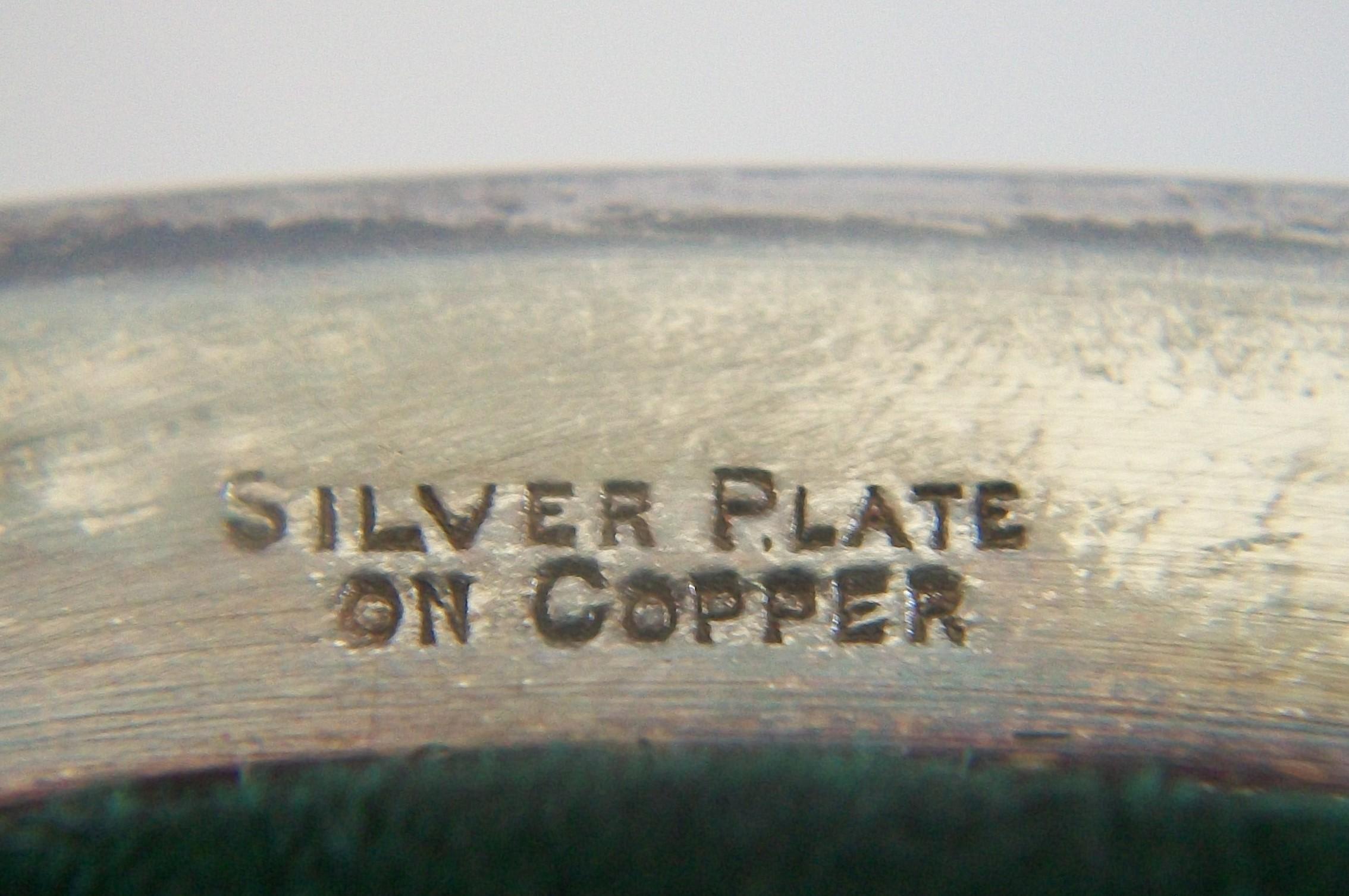 BARKER ELLIS - Vintage Silver Plate Bottle Coaster - U.K. - Mid 20th Century For Sale 8