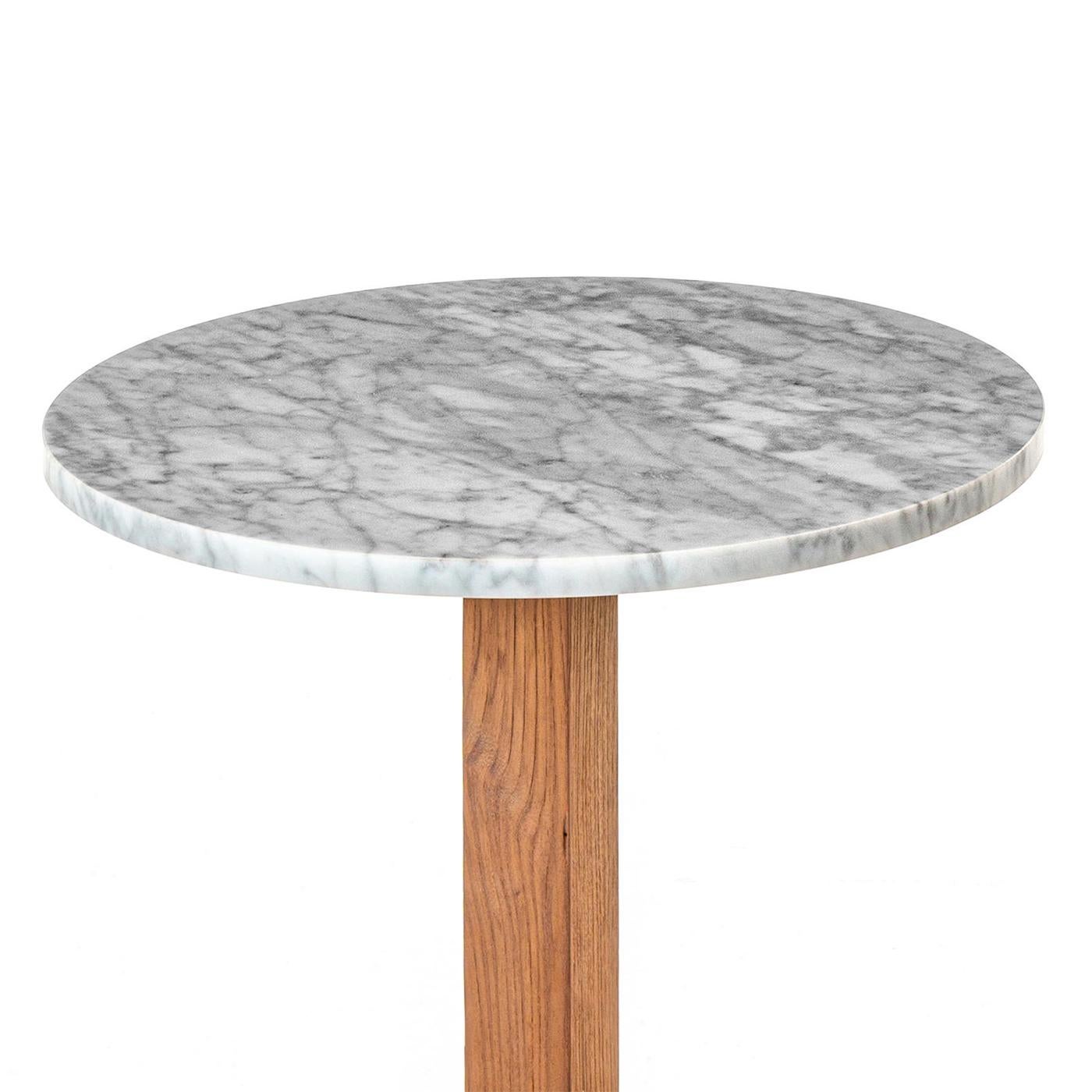 Side Table Barletta High with structure in solid teak
Wood and with polished carrare white marble top.