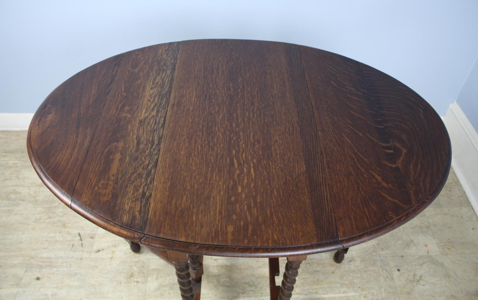 Barley Twist Drop Leaf Gateleg End Table In Good Condition In Port Chester, NY