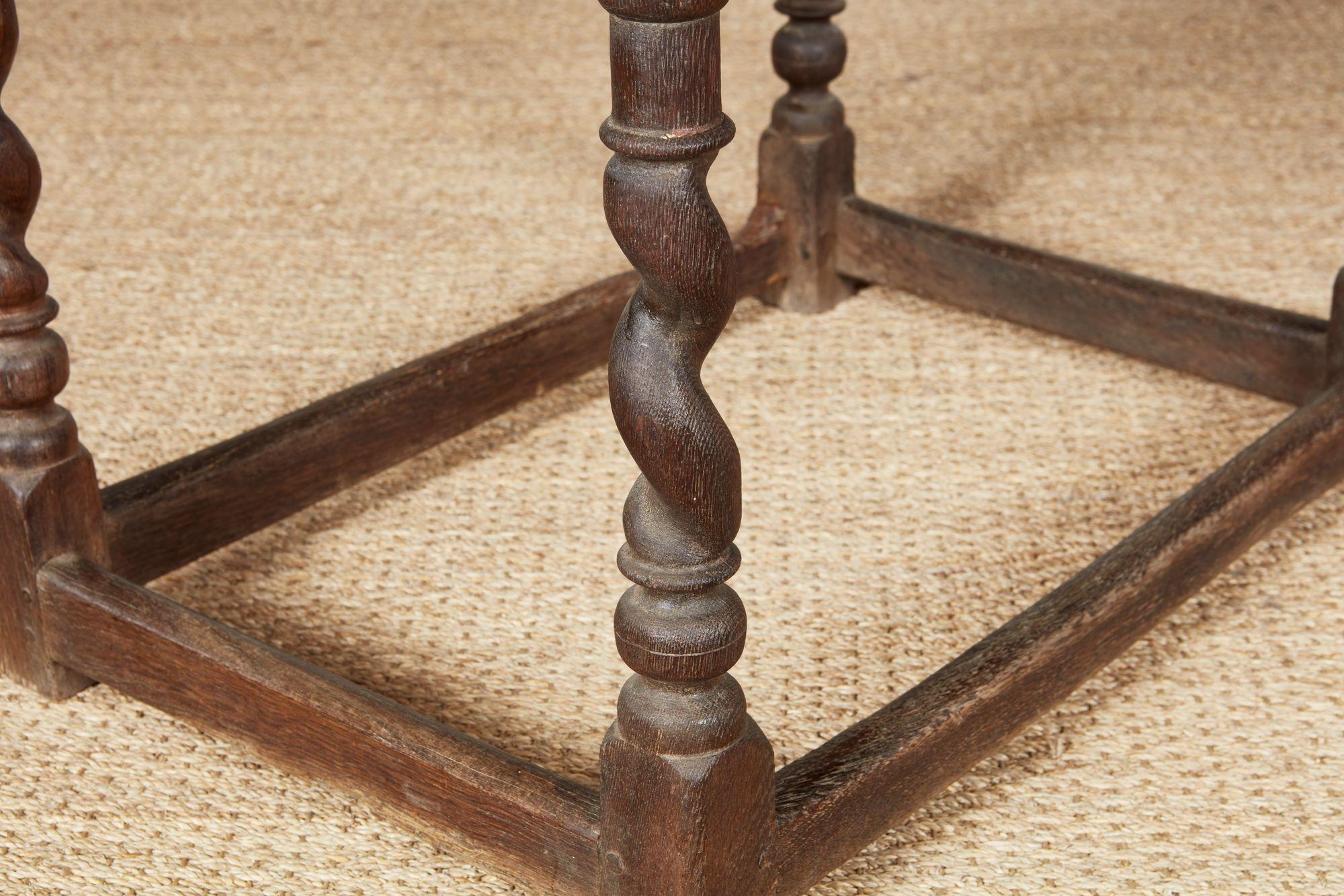 Table centrale en chêne Silver Aley Twist en vente 3