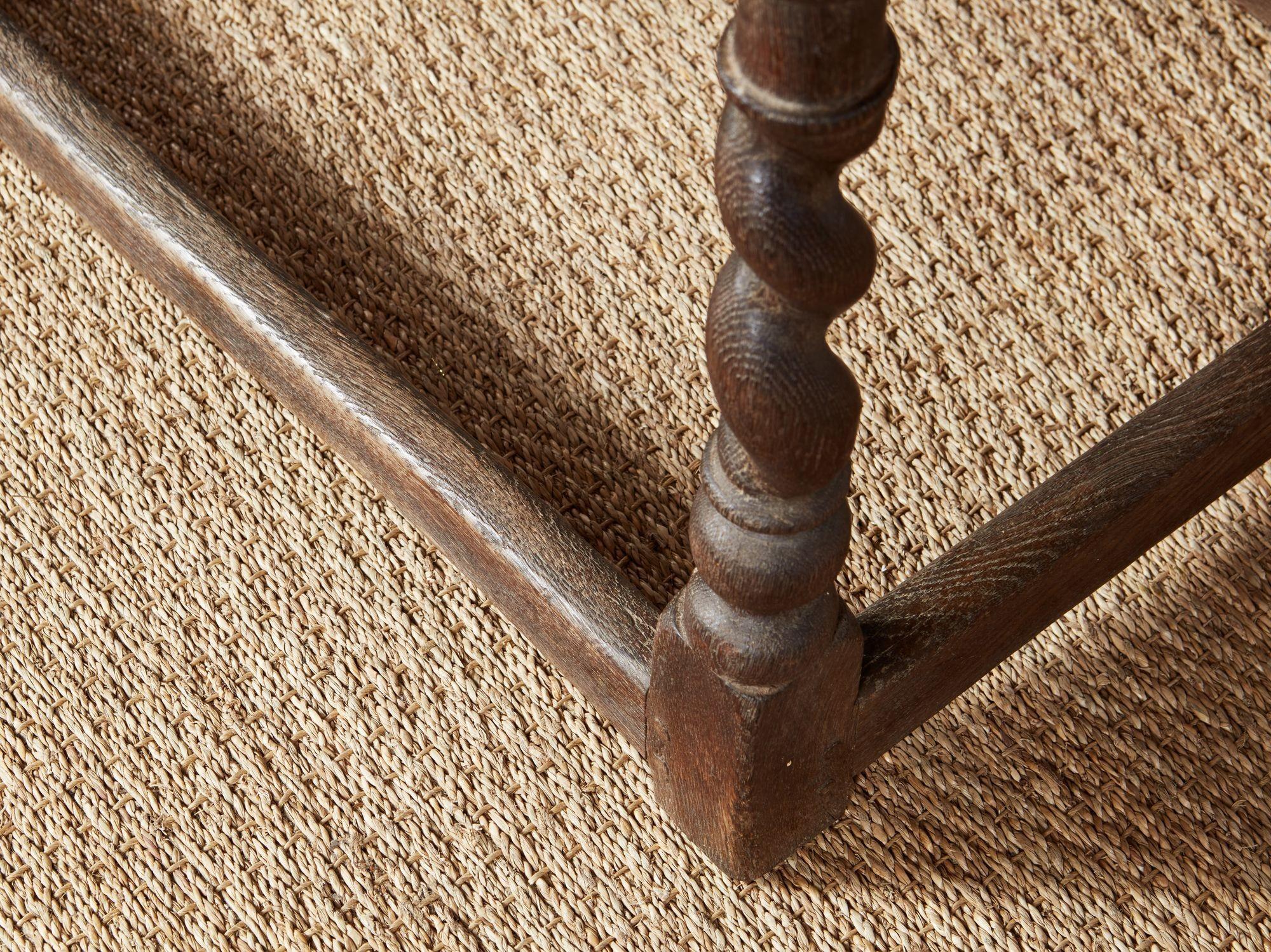 Table centrale en chêne Silver Aley Twist en vente 5