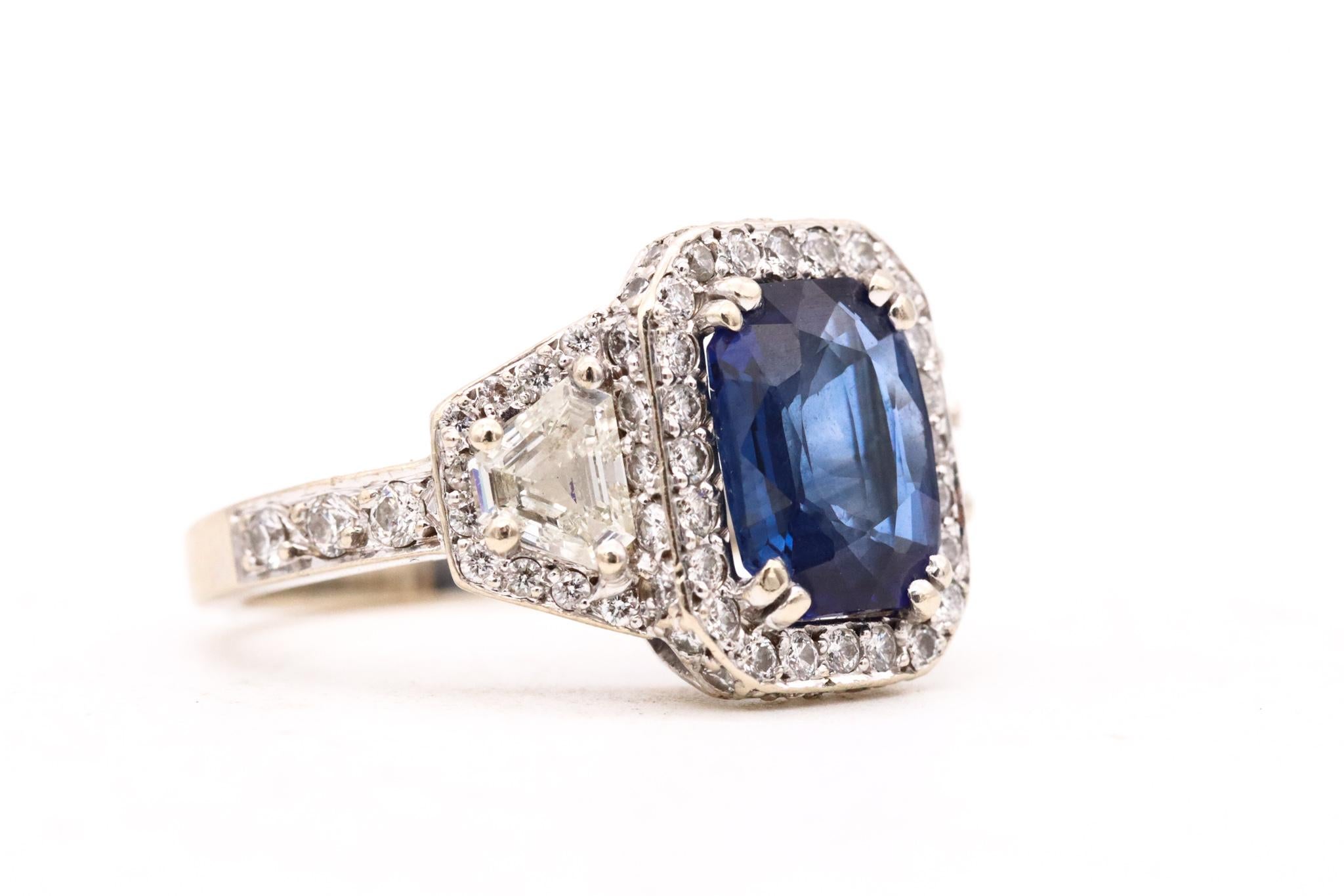 Barmakian Brothers Ring In 18Kt Gold 4.47 Ctw In Calf Cut Diamonds Sapphires For Sale 2