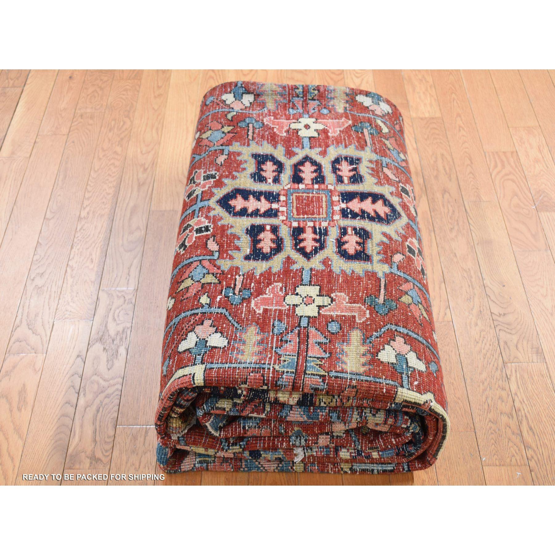 Roter antiker persischer Heriz-Teppich aus reiner Wolle, handgeknüpft im Angebot 3