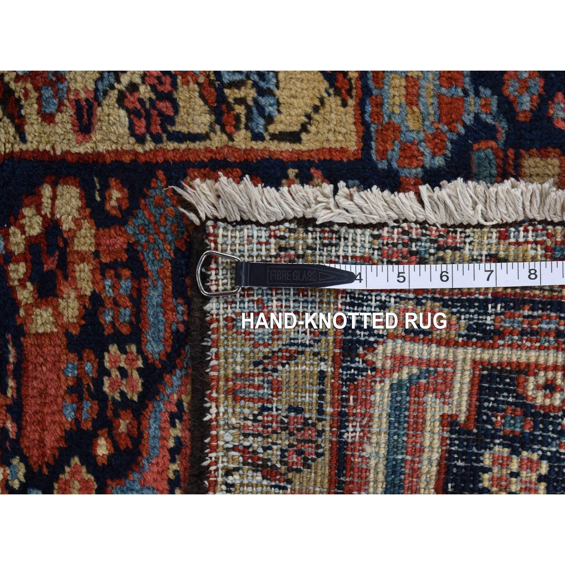 Barn Red Antique Persian Heriz Hand Knotted Pure Wool Clean Oriental Rugs (Tappeto orientale antico persiano di Heriz annodato a mano) in vendita 4