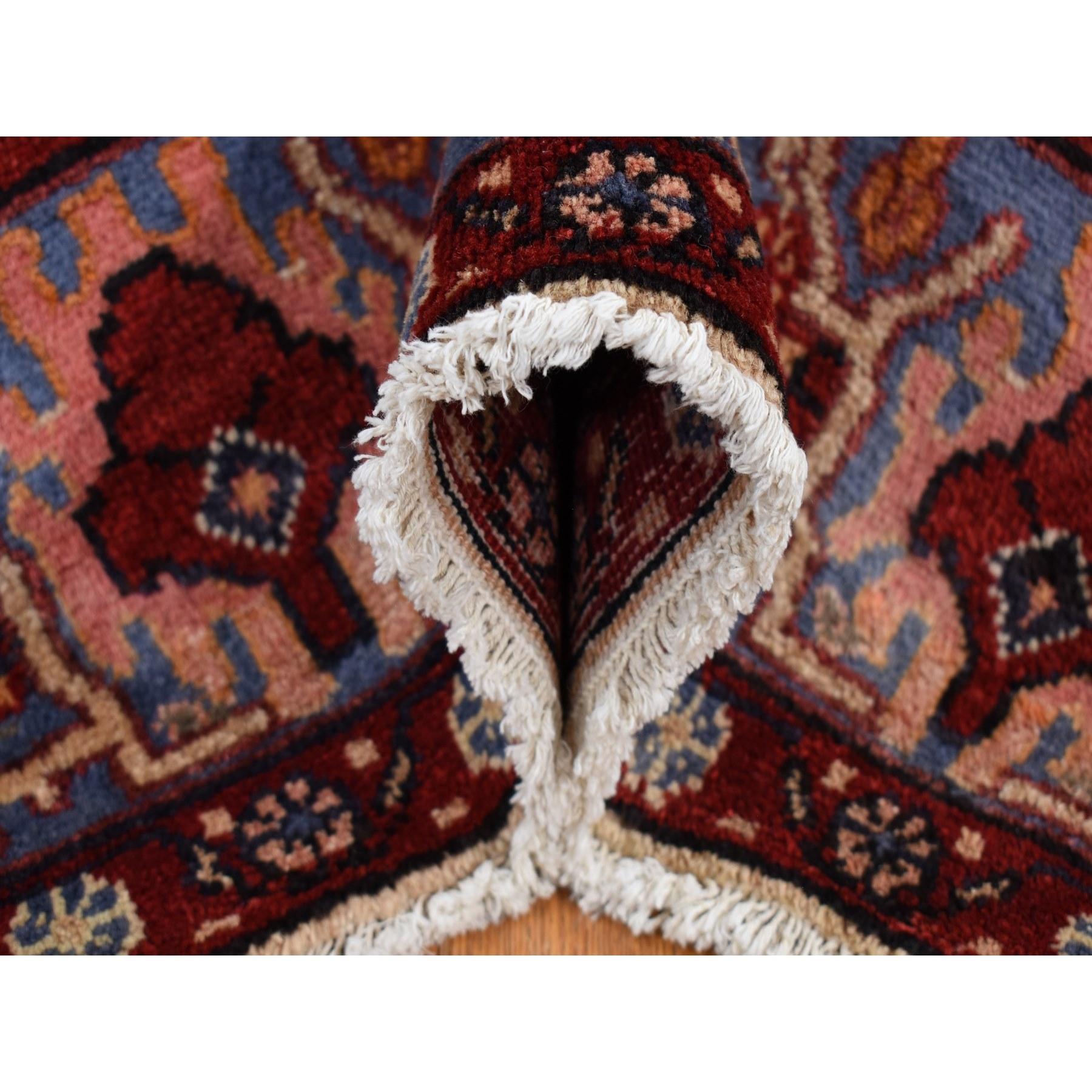 Barn Red Vintage Nordwest Persischer reiner Wollteppich handgeknüpft sauber mit keinem Verschleiß (Wolle) im Angebot