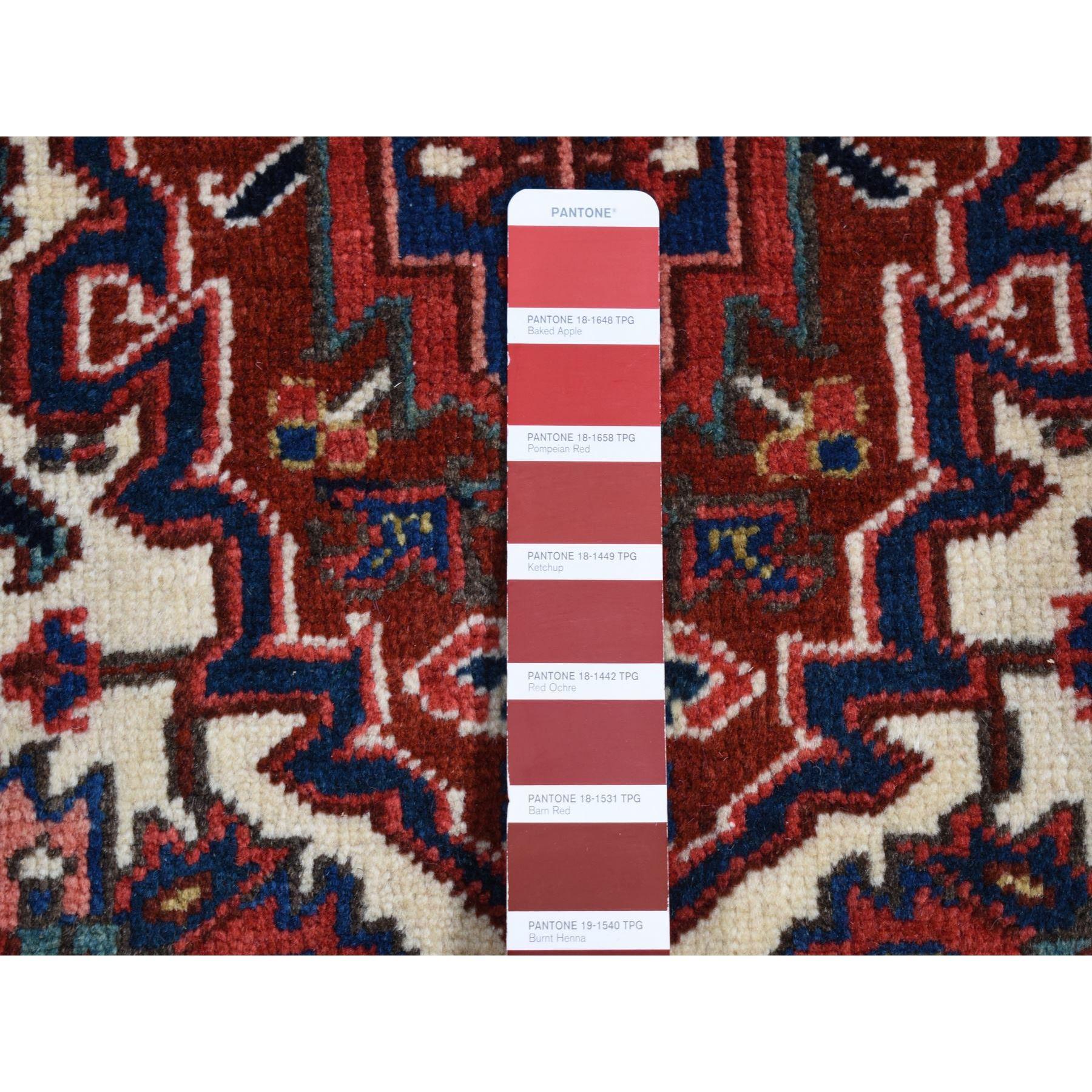 Barn Red Vintage Persischer Heriz Handgeknüpfter, weicher und sauberer Teppich aus reiner Wolle (Mitte des 20. Jahrhunderts) im Angebot