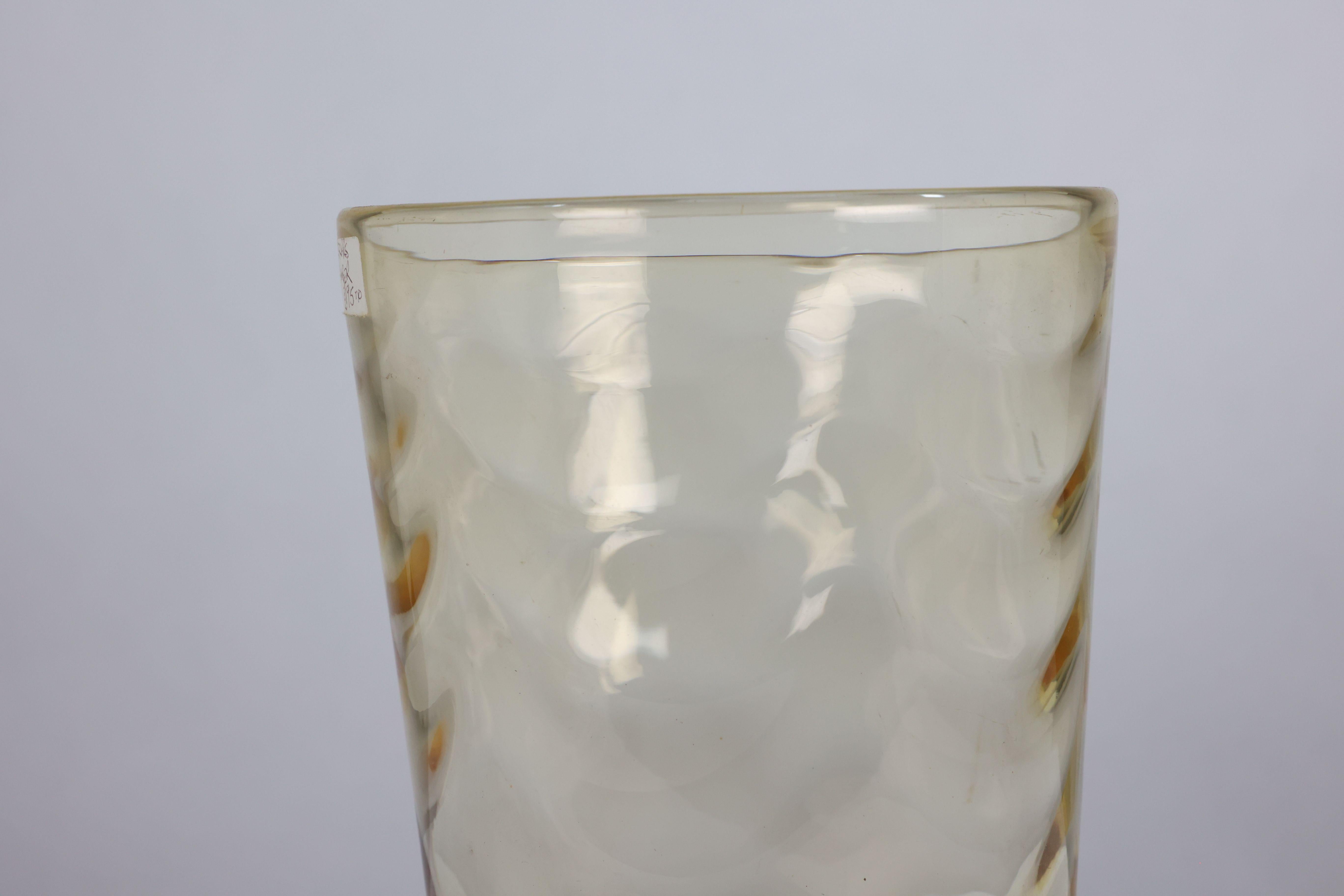 Barnaby Marriott Powell. A large Mid Century coloured glass vase In Good Condition For Sale In London, GB