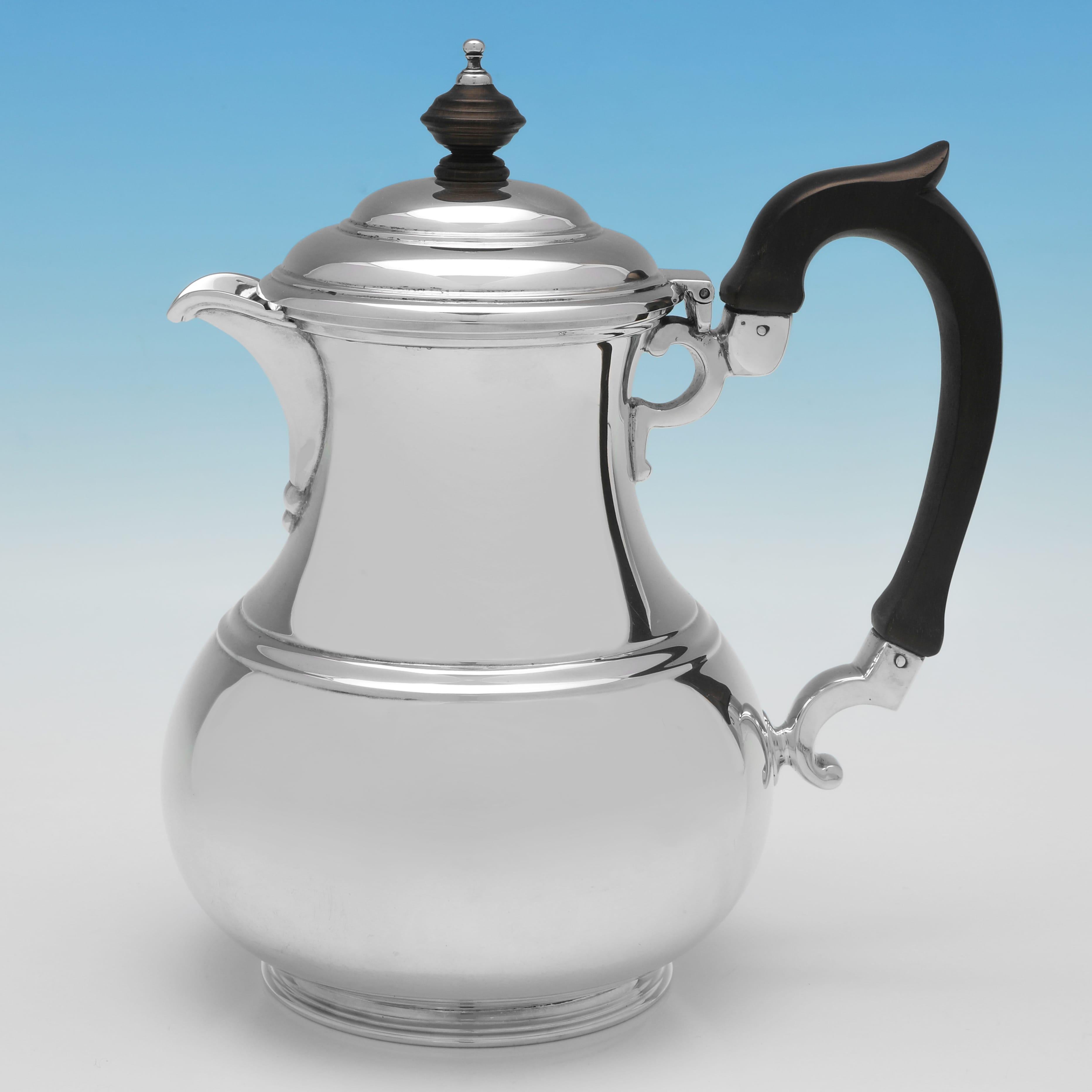 English Barnards mid century sterling silver tea set made in London in 1960 For Sale