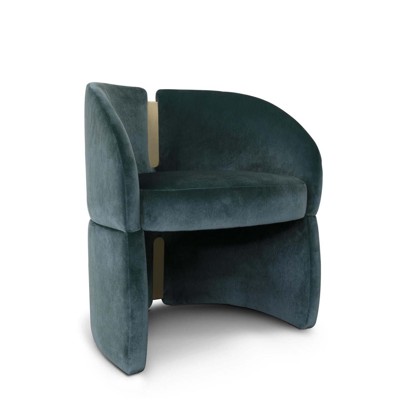 Chair Barnett with solid wood structure, upholstered and
covered with high quality velvet fabric. With solid brass in
aged finish.
Also available with other fabric colors on request.