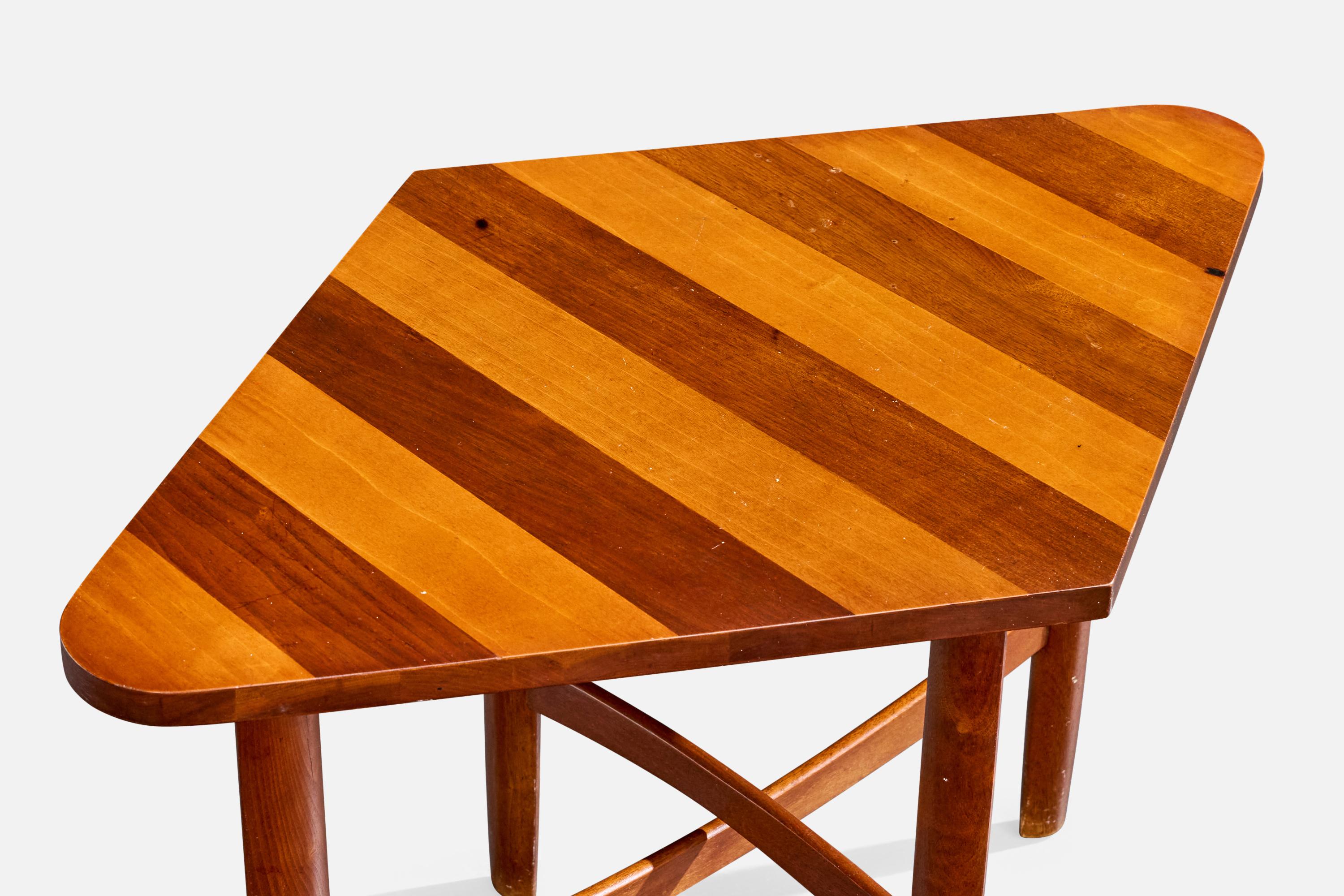 Barney Flagg, Mesa de centro, Nogal, Abedul, EE.UU., Década de 1960 en Bueno estado para la venta en High Point, NC