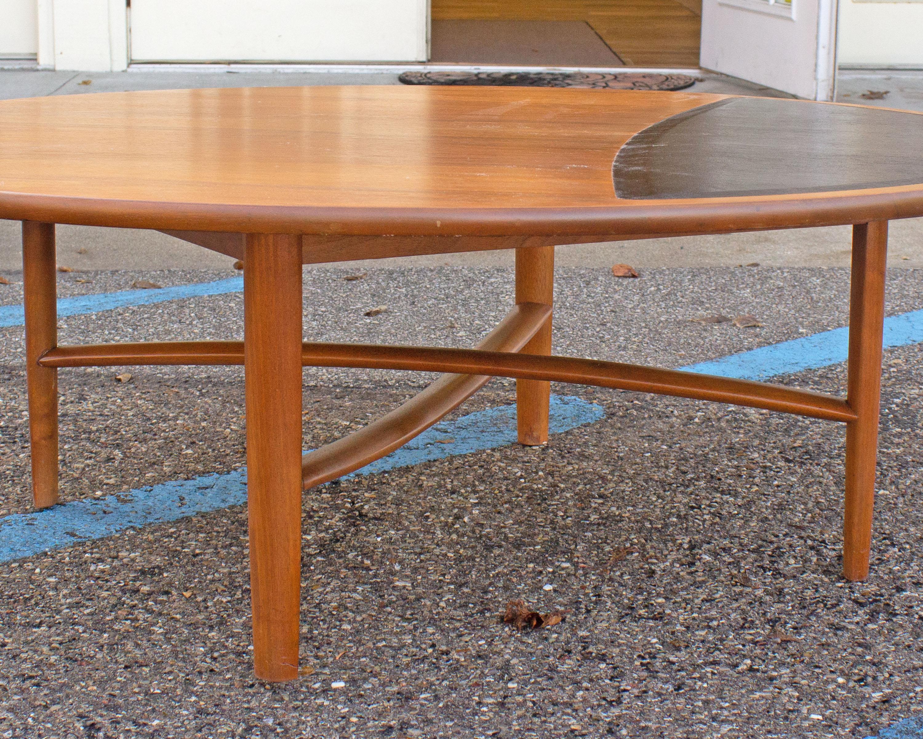 Barney Flagg Drexel “Parallel” Coffee Walnut and Leather Table In Good Condition In Indianapolis, IN