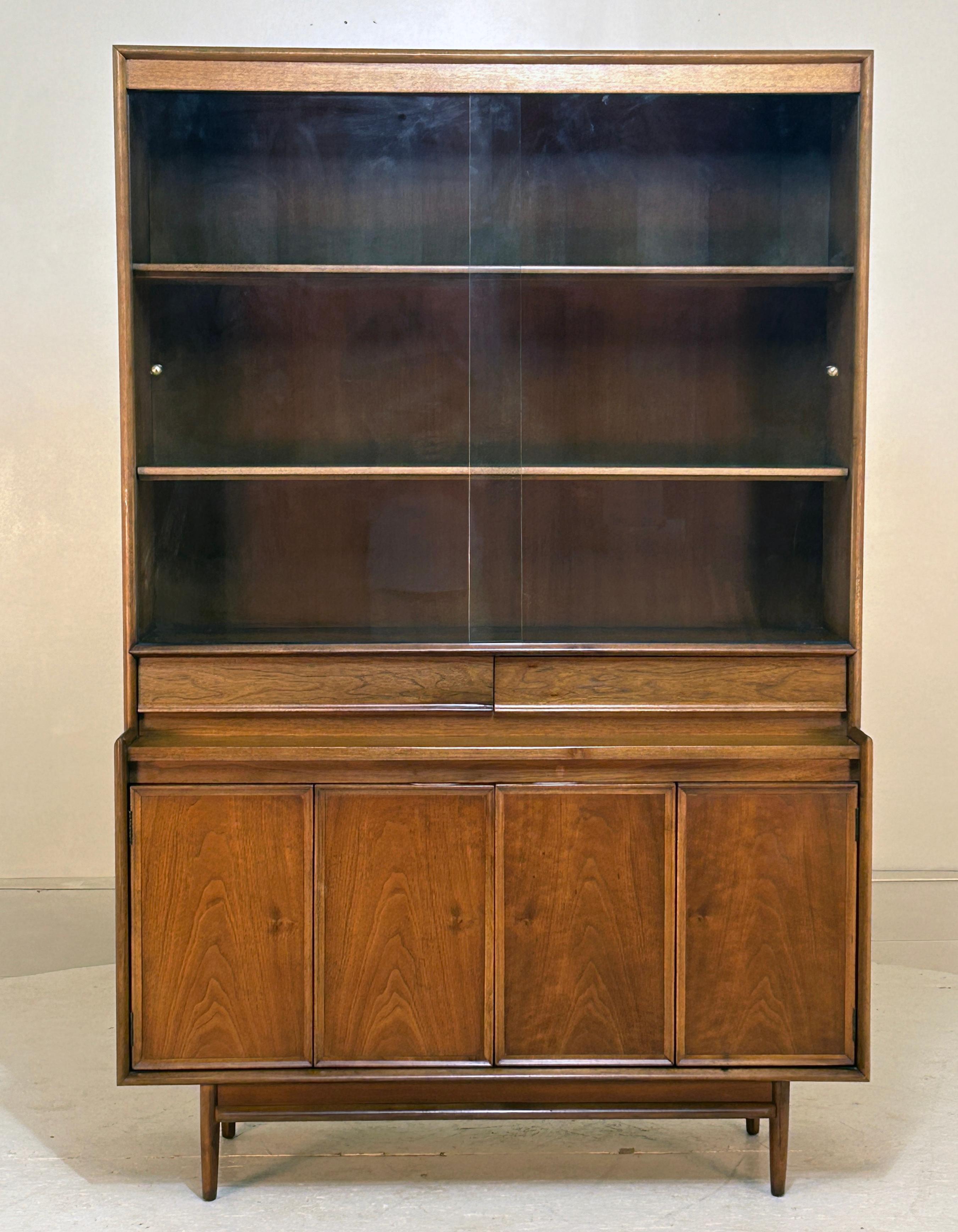 Barney Flagg for Drexel, Parallel Series. Produced 1962. China Cabinet, hutch and display case with buffet style ledge and storage. Measures 70