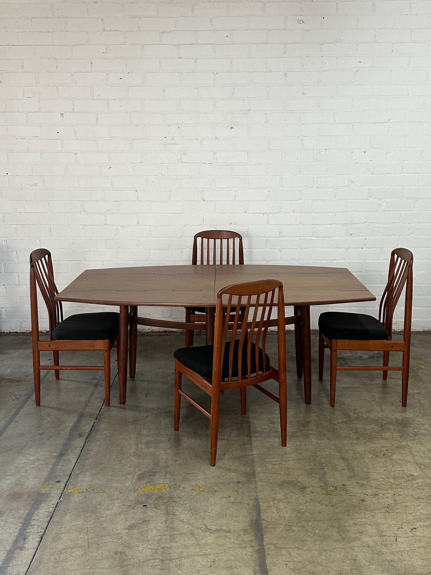 Barney Flagg for Drexel Dining Table For Sale 4