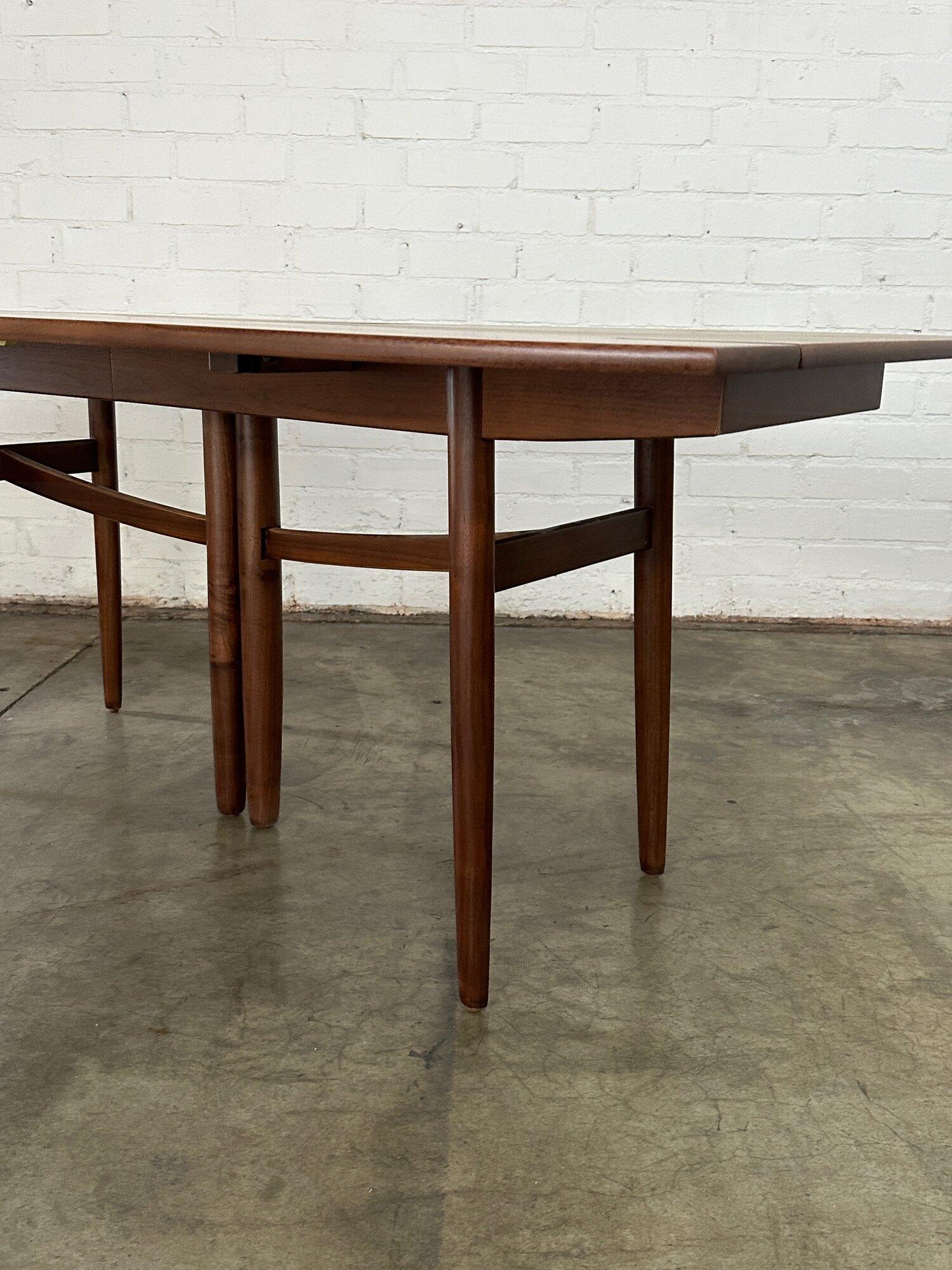 Walnut Barney Flagg for Drexel Dining Table For Sale