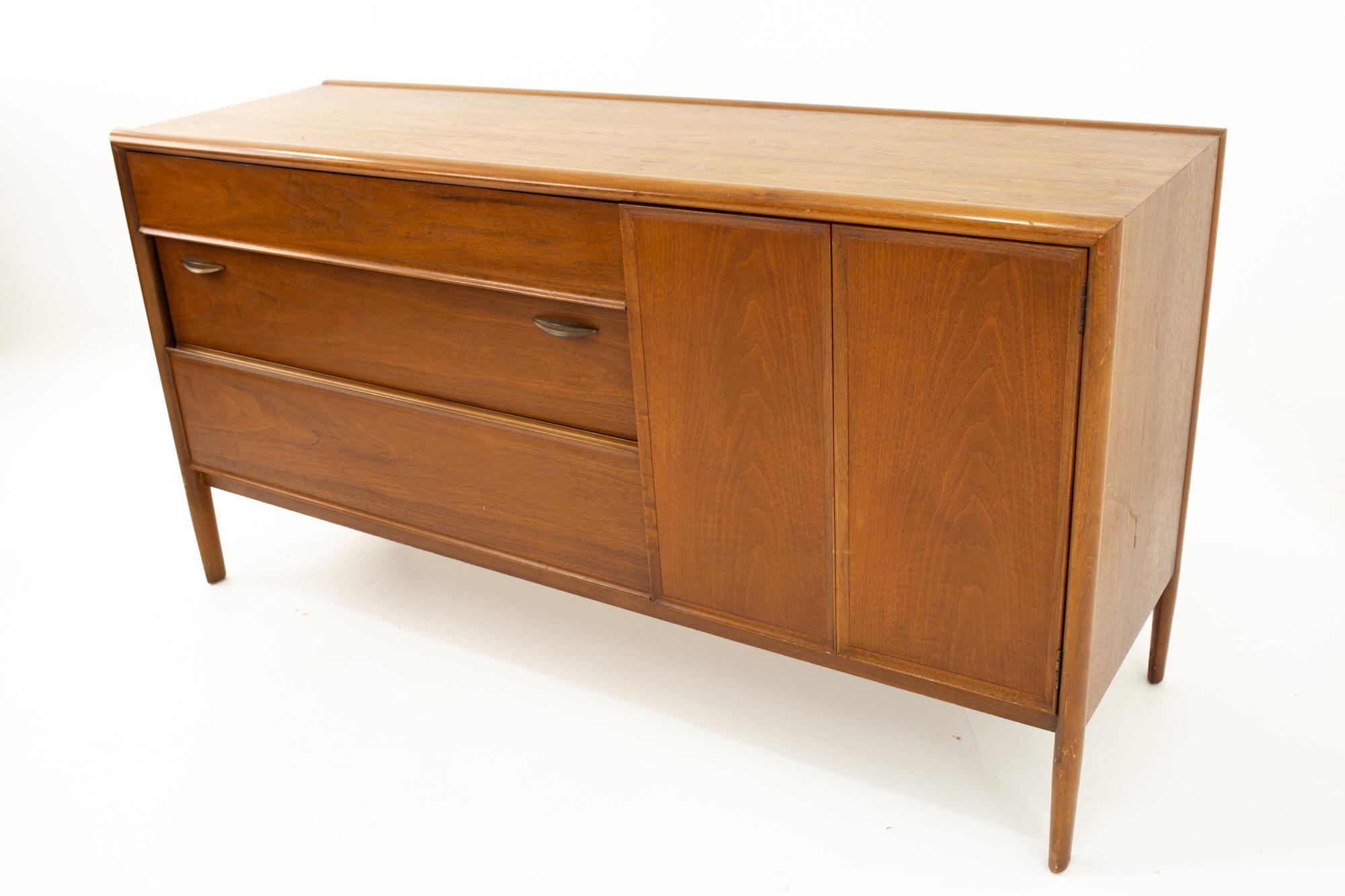Late 20th Century Barney Flagg for Drexel Mid Century Parallel Lowboy Dresser For Sale