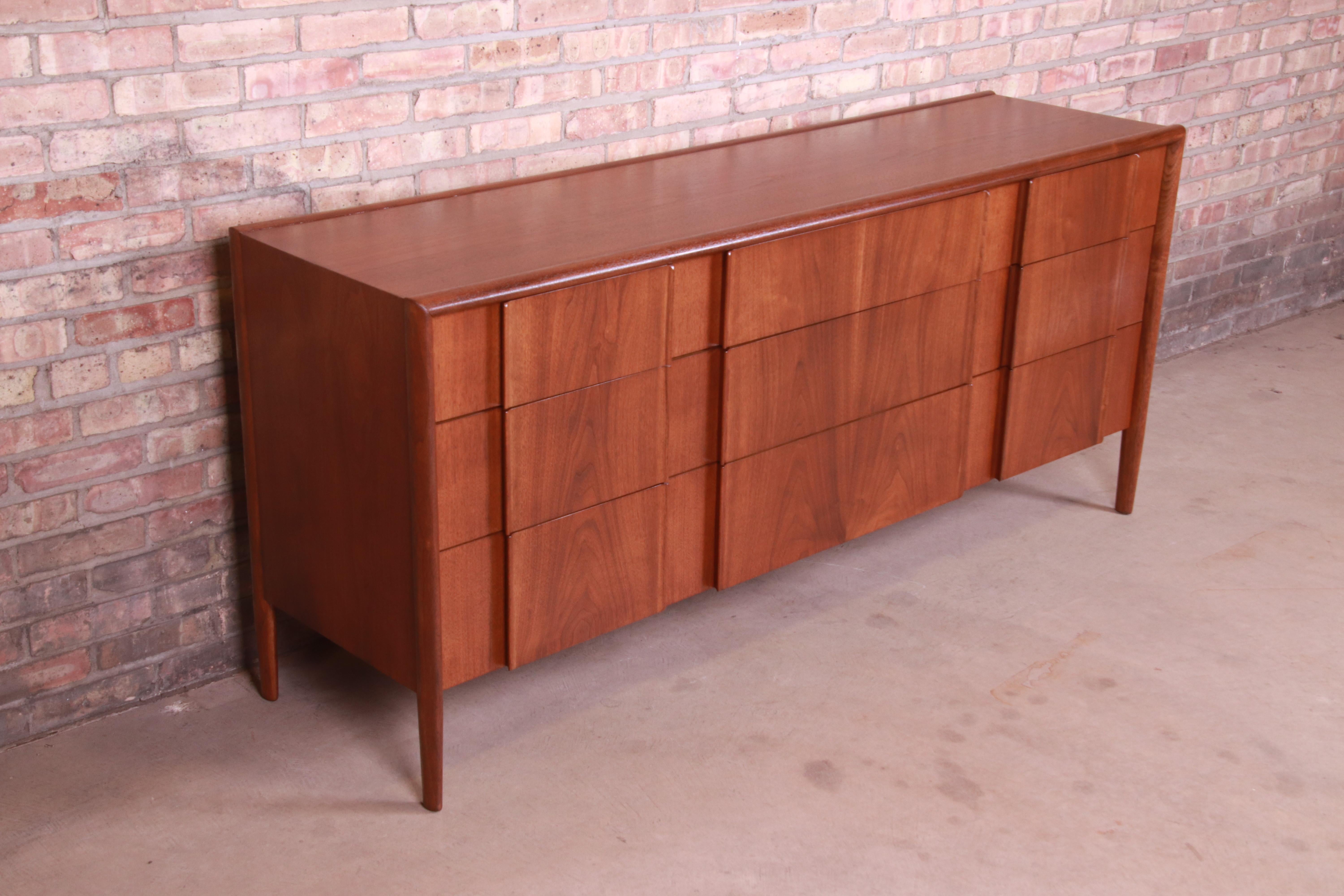 drexel parallel dresser