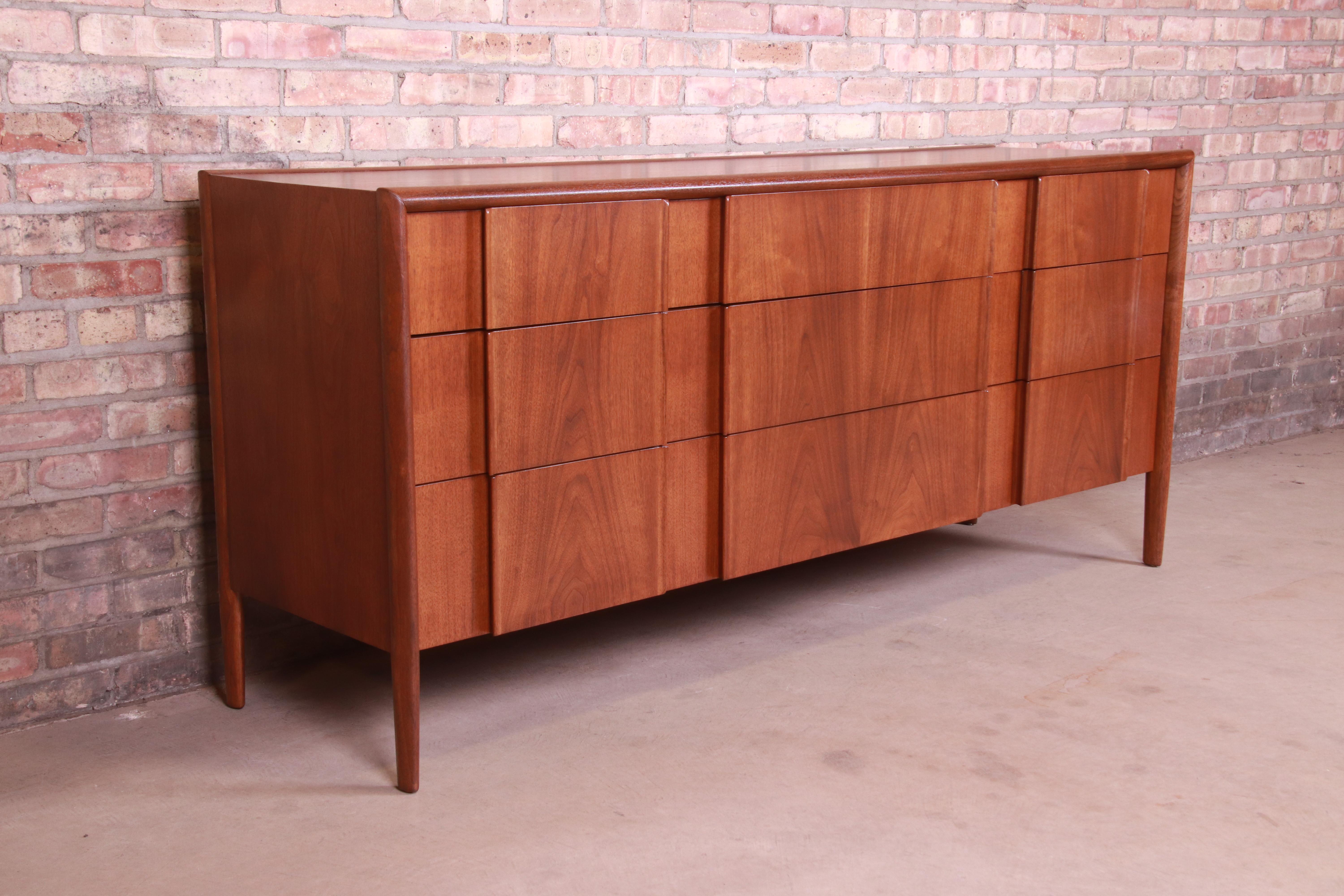 American Barney Flagg for Drexel Parallel Mid-Century Modern Walnut Dresser, Refinished