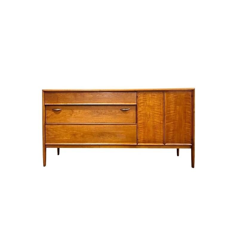 Barney Flagg for Drexel Parallel Vintage Midcentury Lowboy Dresser Credenza C.  In Good Condition In Denville, NJ