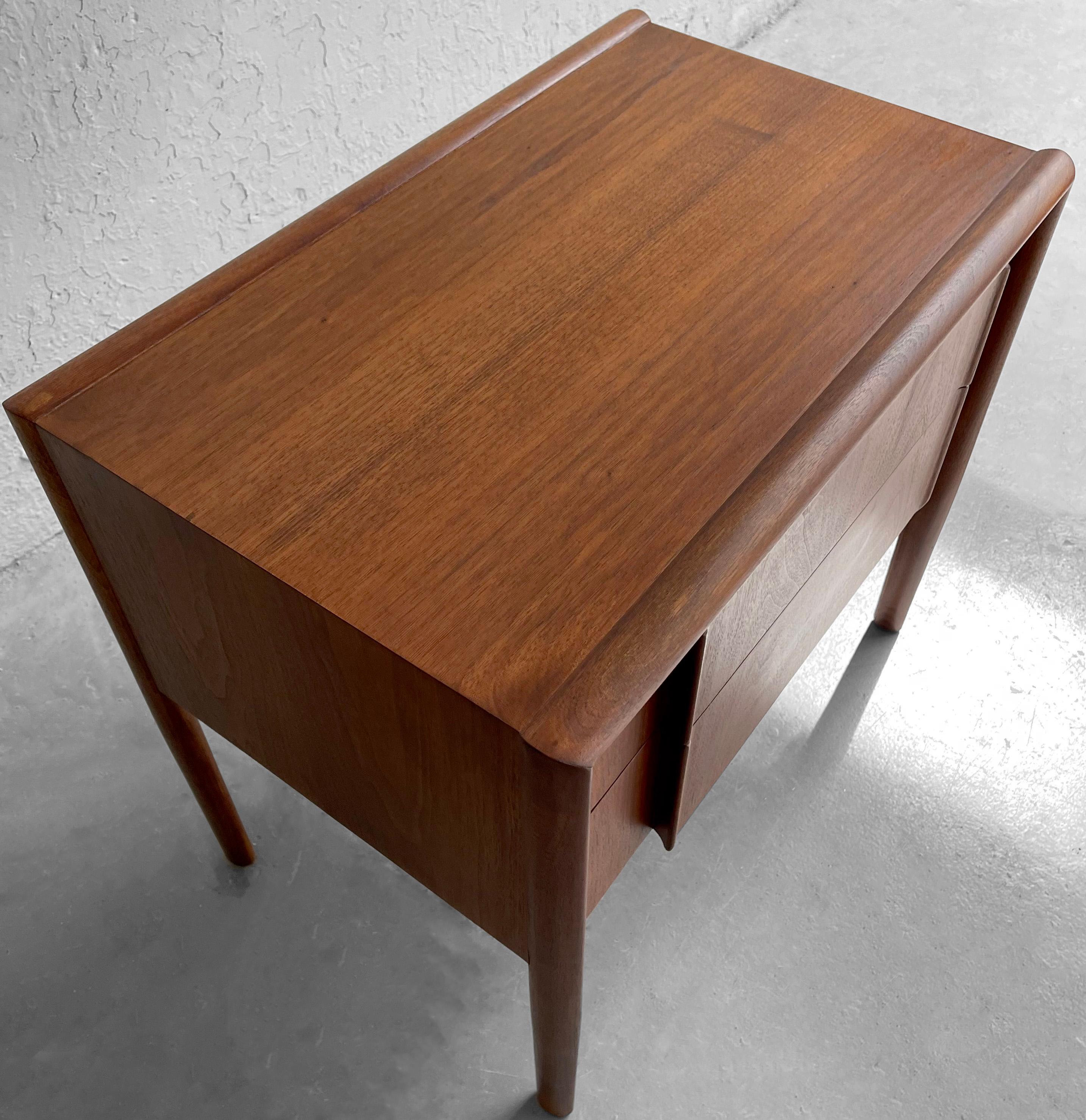Barney Flagg For Drexel Parallel Walnut End Table Nightstand 1
