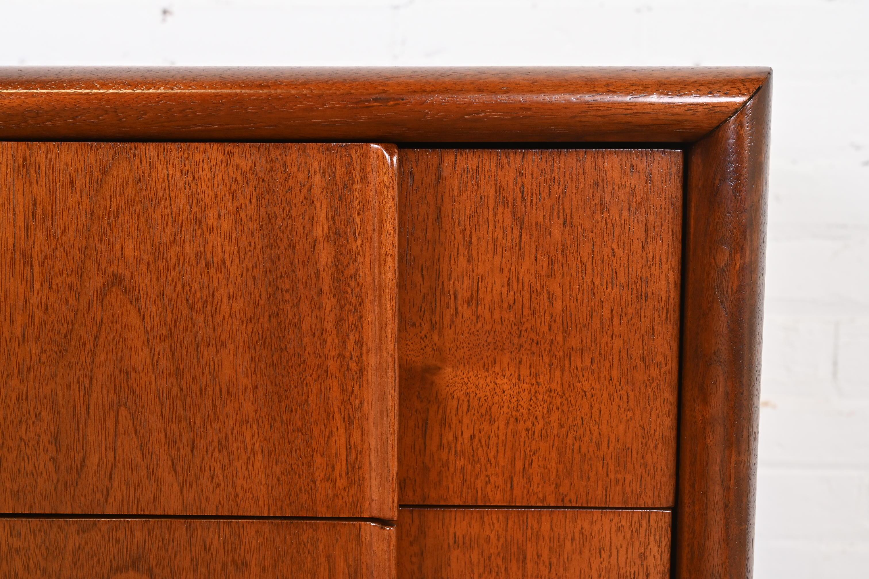 Barney Flagg for Drexel Sculpted Walnut Triple Dresser, Newly Refinished For Sale 2