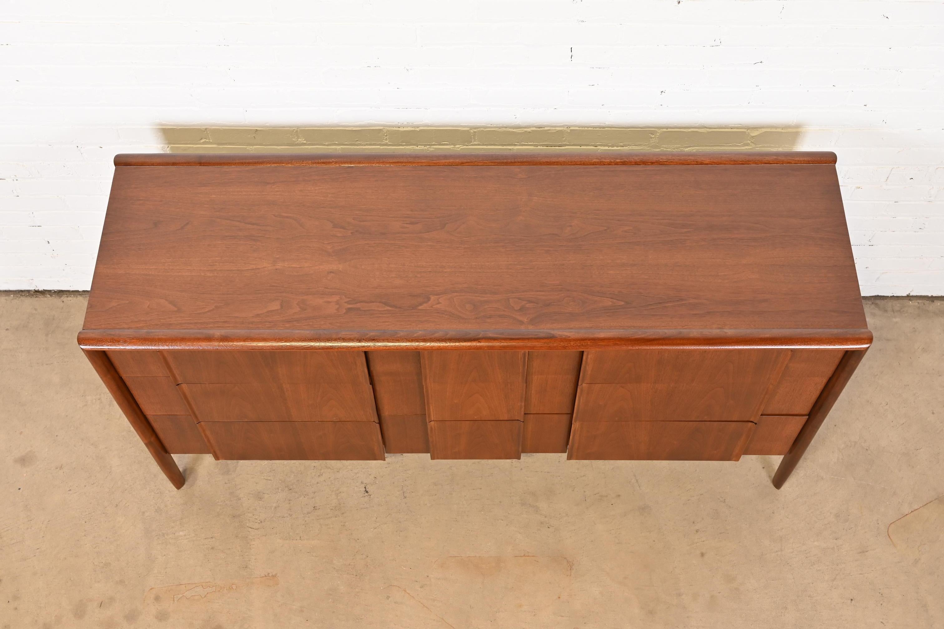 Barney Flagg for Drexel Sculpted Walnut Triple Dresser, Newly Refinished For Sale 3