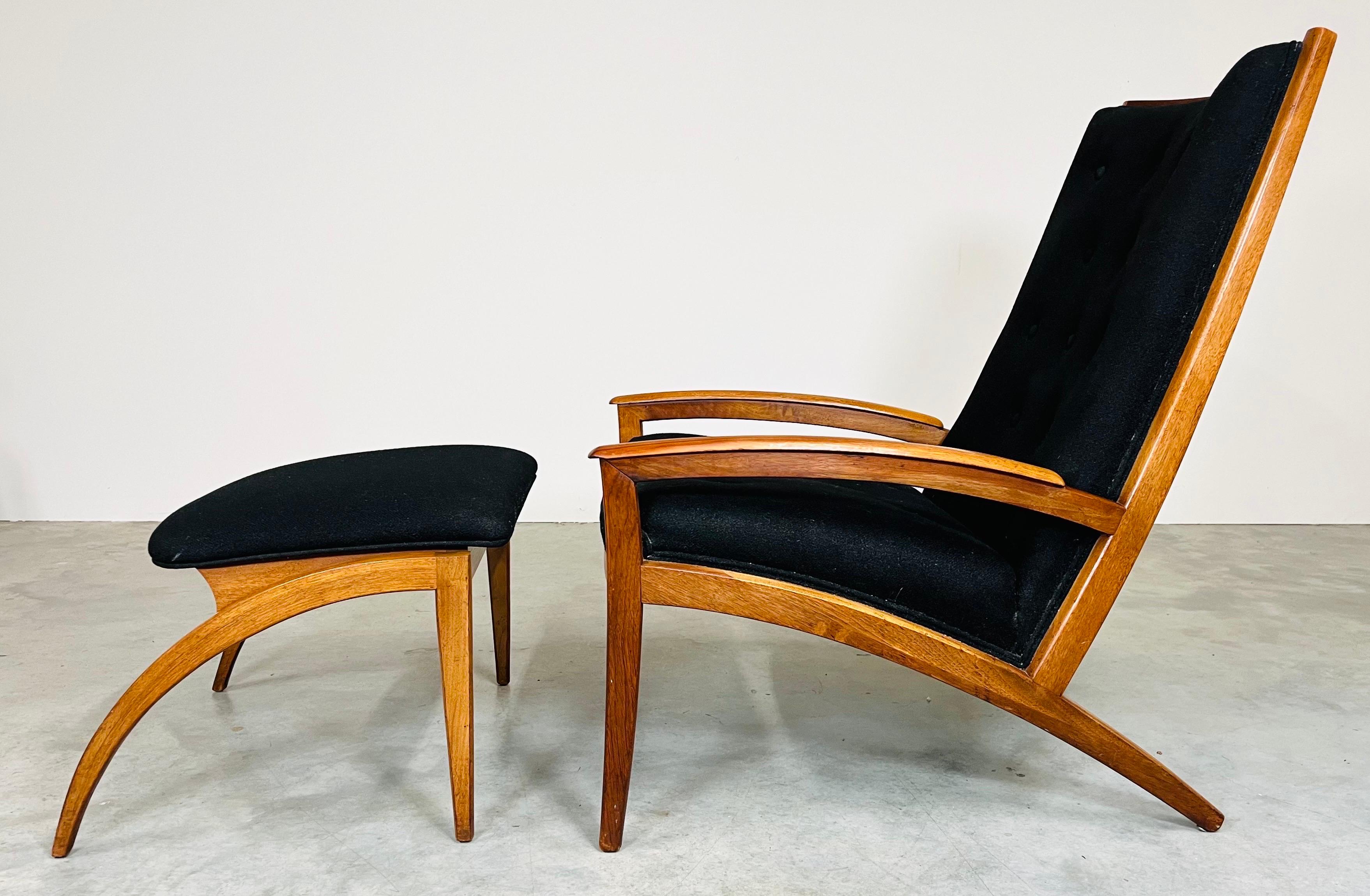 Barney Flagg for Drexel Sculptural Walnut “Parallel” Lounge Chair & Ottoman  In Good Condition For Sale In Southampton, NJ