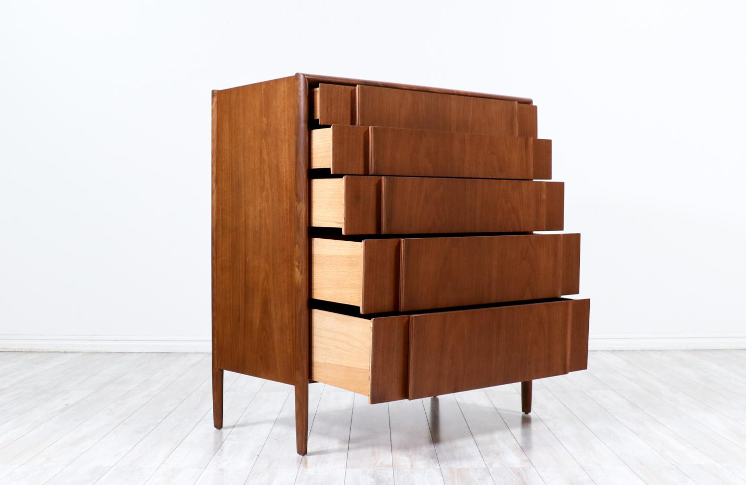 Mid-Century Modern Expertly Restored - Barney Flagg Walnut Chest of Drawer Dresser for Drexel