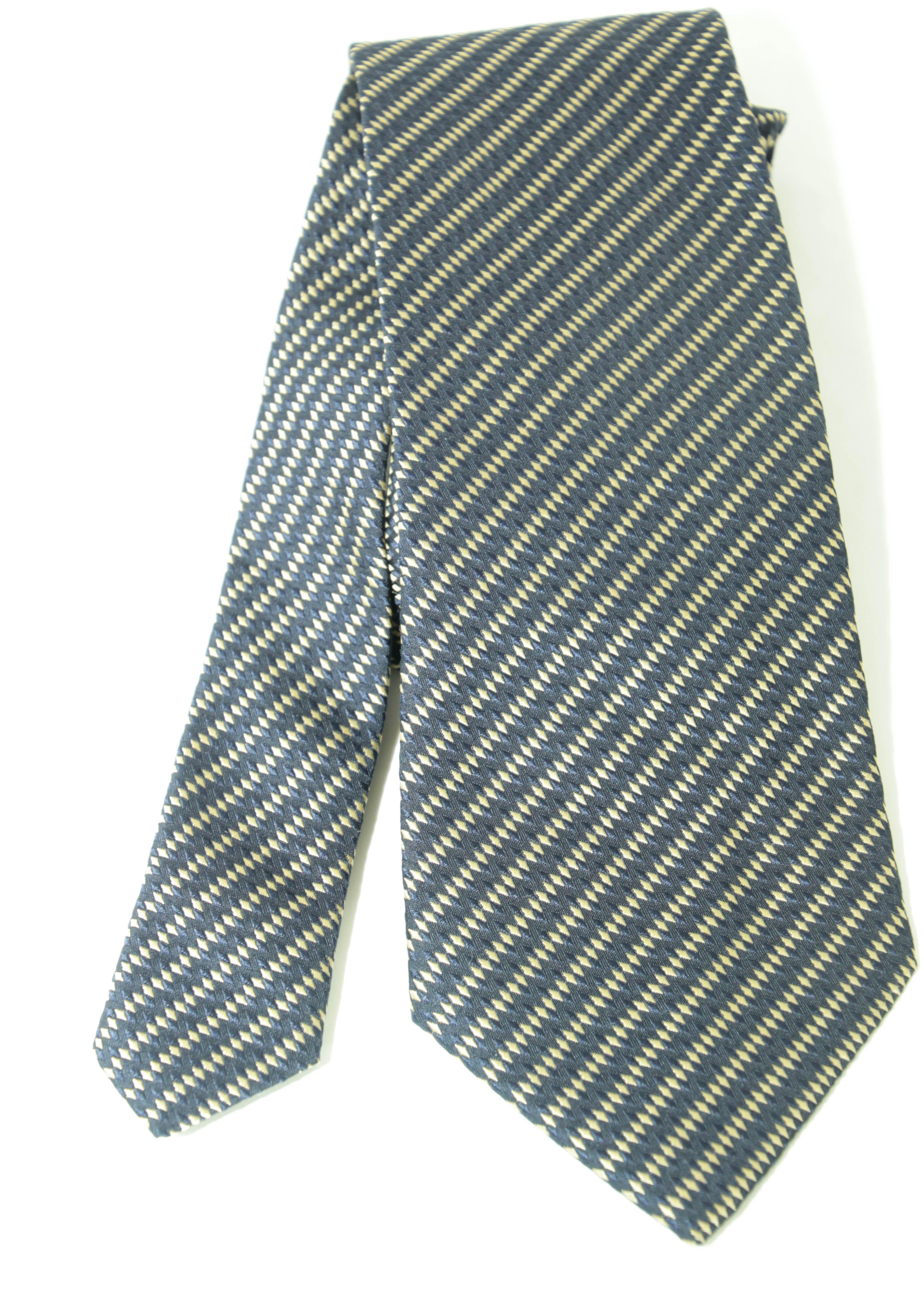Women's or Men's Barneys New York Made in Italy Neck Tie For Sale