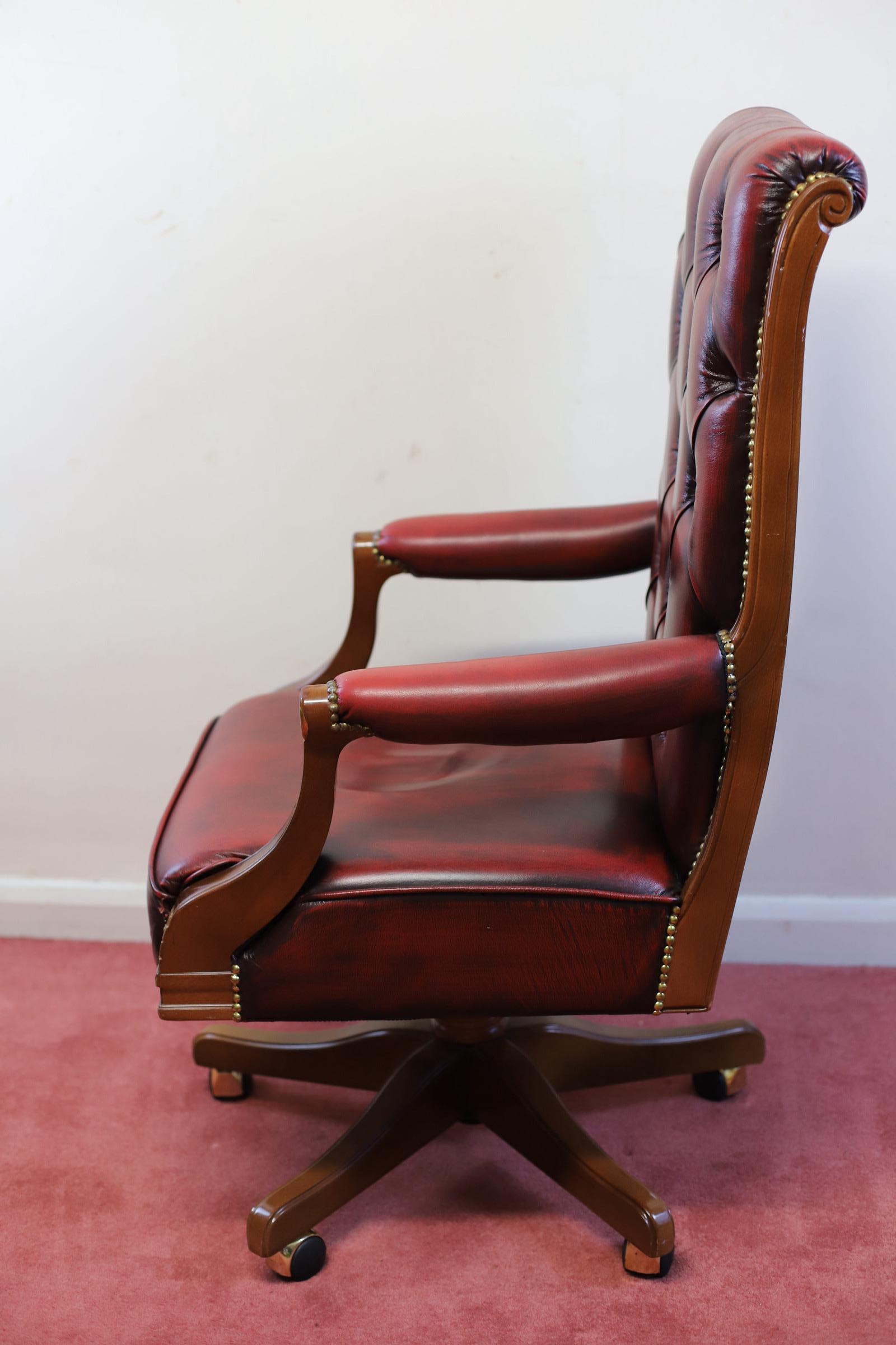 Hand-Crafted Barnini Oseo Reggenza Swivel Office Chair  For Sale