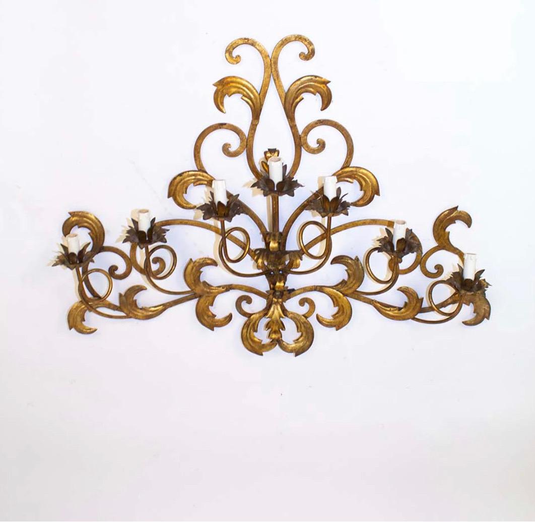 Applique Barocco Oro del 1900 - Antiques -

Materiali: Ottone 

Anno: 1900

Condizioni: perfetto stato conservativo e funzionante

Misure cm 100 x cm 75

 

Barocco Big Wall Lamp 

Age: 1900s

Material: Brass

Condition: Perfect