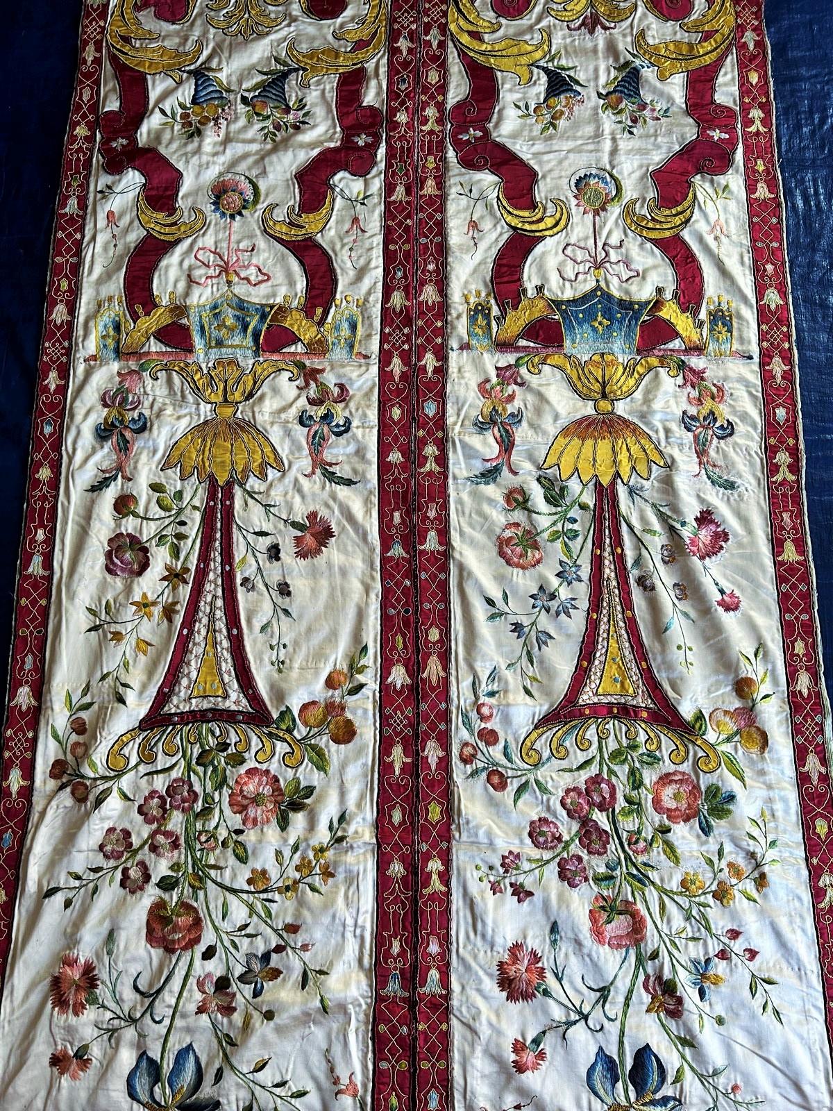 Barocco Embroidered and Applied Satin Italian Hanging - Venice Circa 1720 For Sale 13