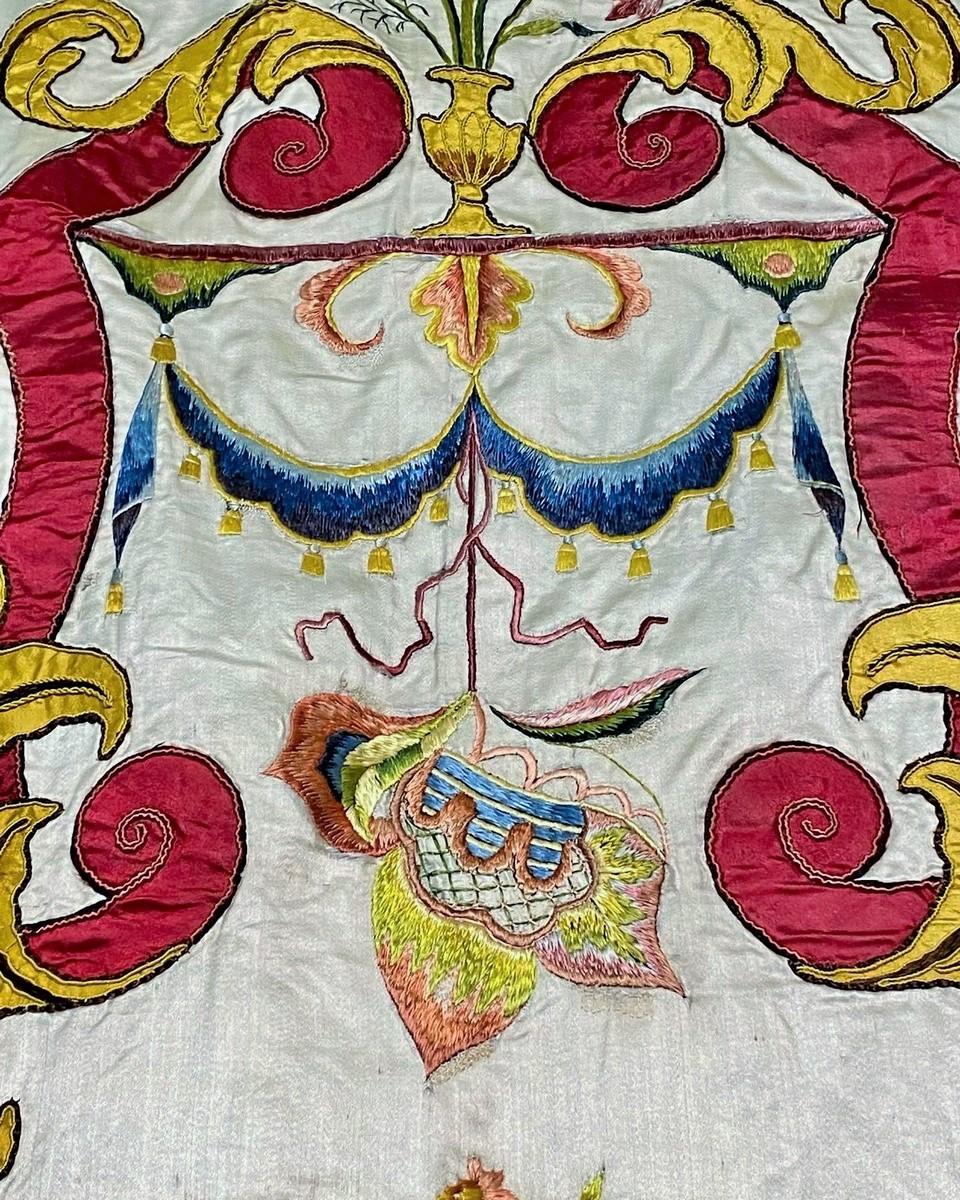 Women's or Men's Barocco Embroidered and Applied Satin Italian Hanging - Venice Circa 1720 For Sale